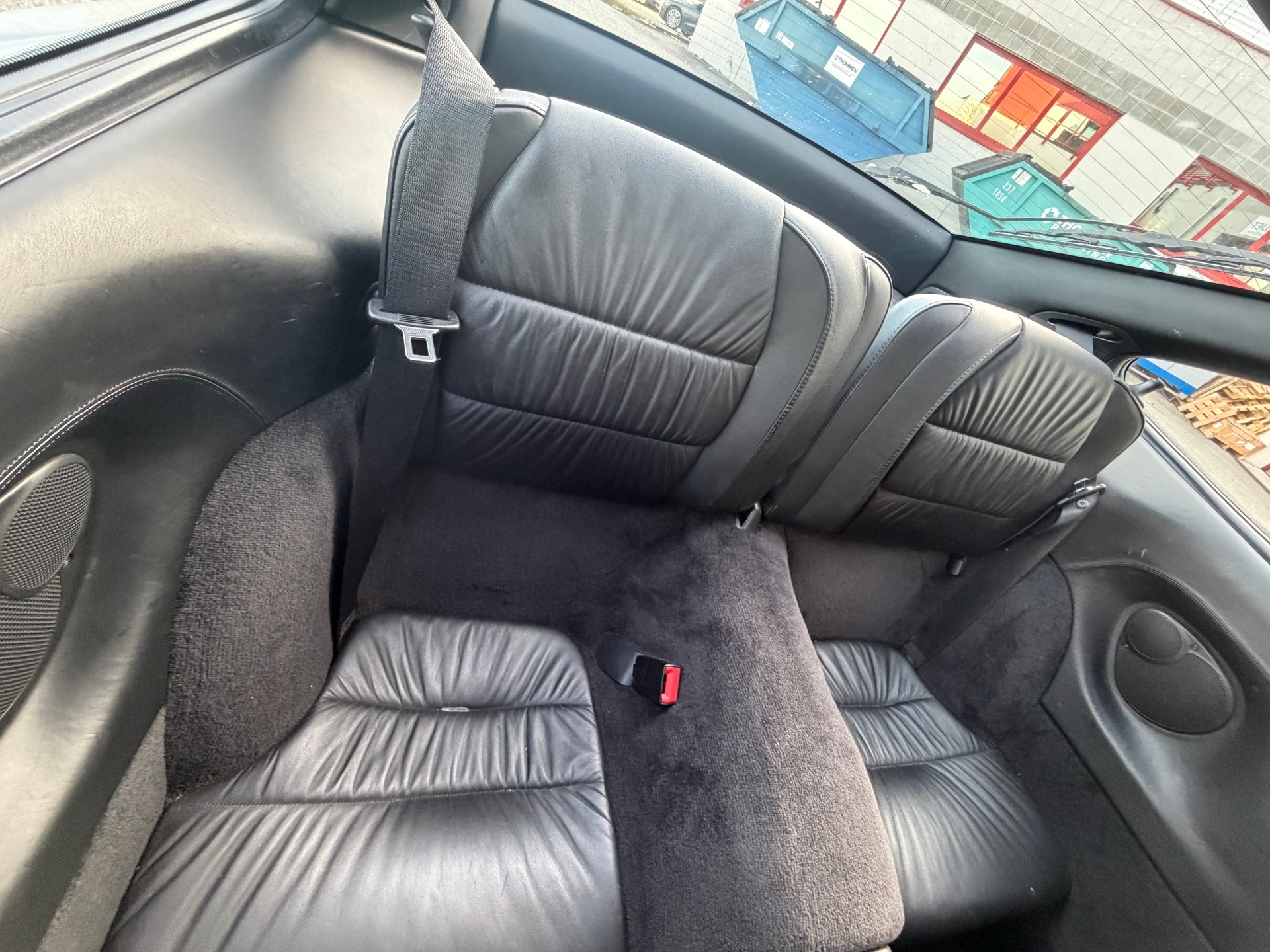 PORSCHE 911 Carrera 4-image-8