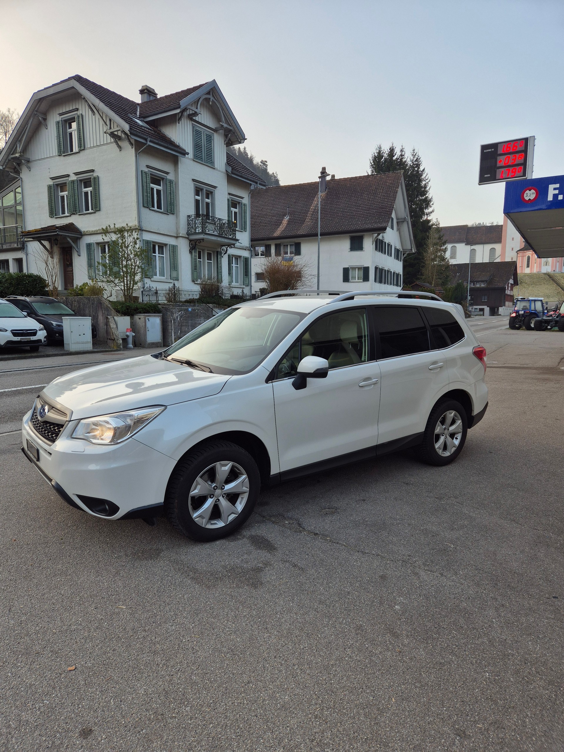SUBARU Forester 2.0i Swiss Lineartronic