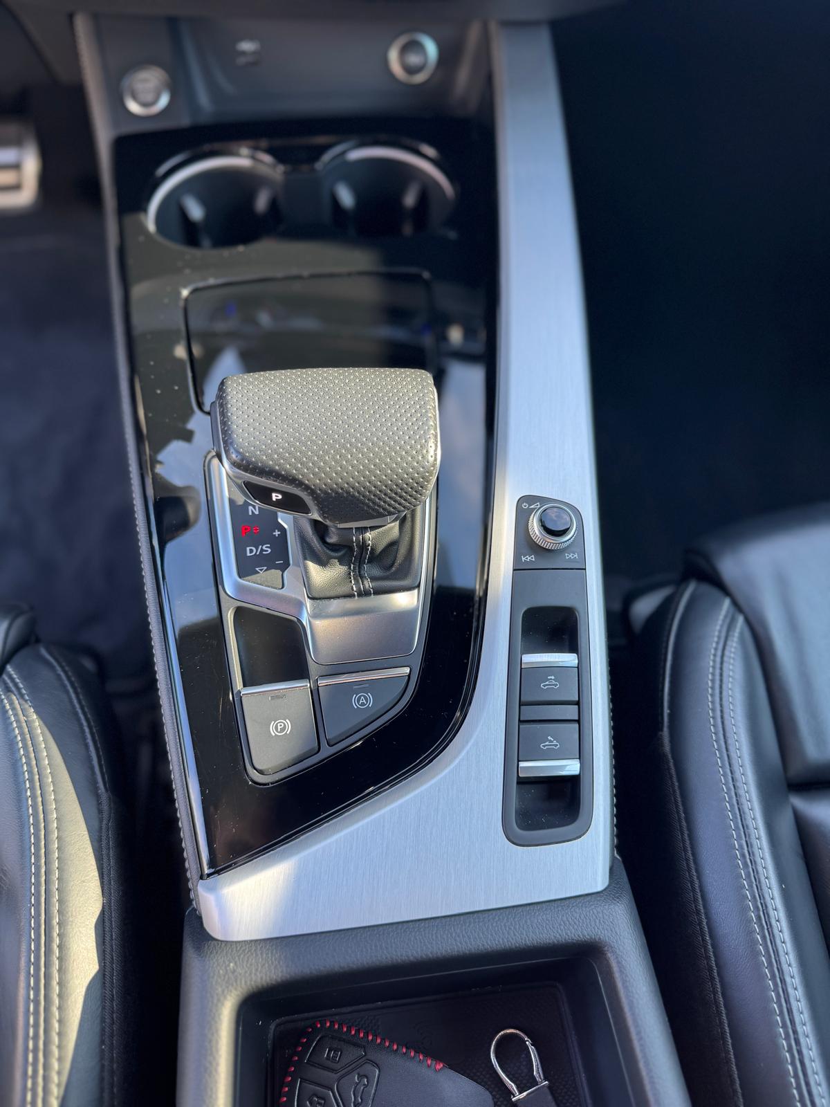 AUDI A5 Cabriolet 40 TFSI S-Line S-tronic-image-22