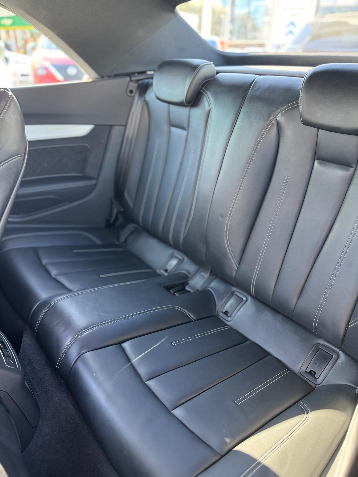 AUDI A5 Cabriolet 40 TFSI S-Line S-tronic-image-14