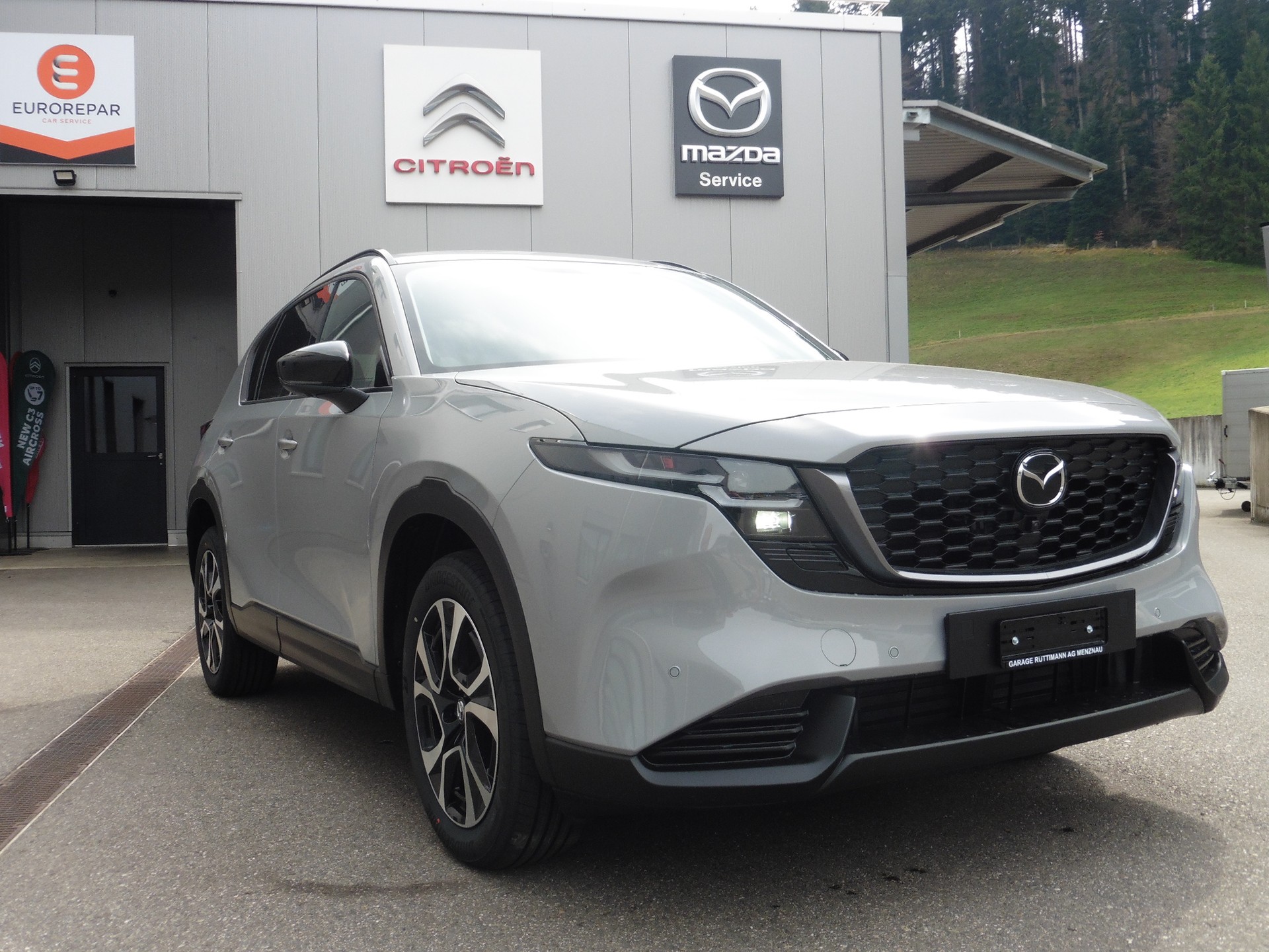 MAZDA Exklusive-Line-image-1