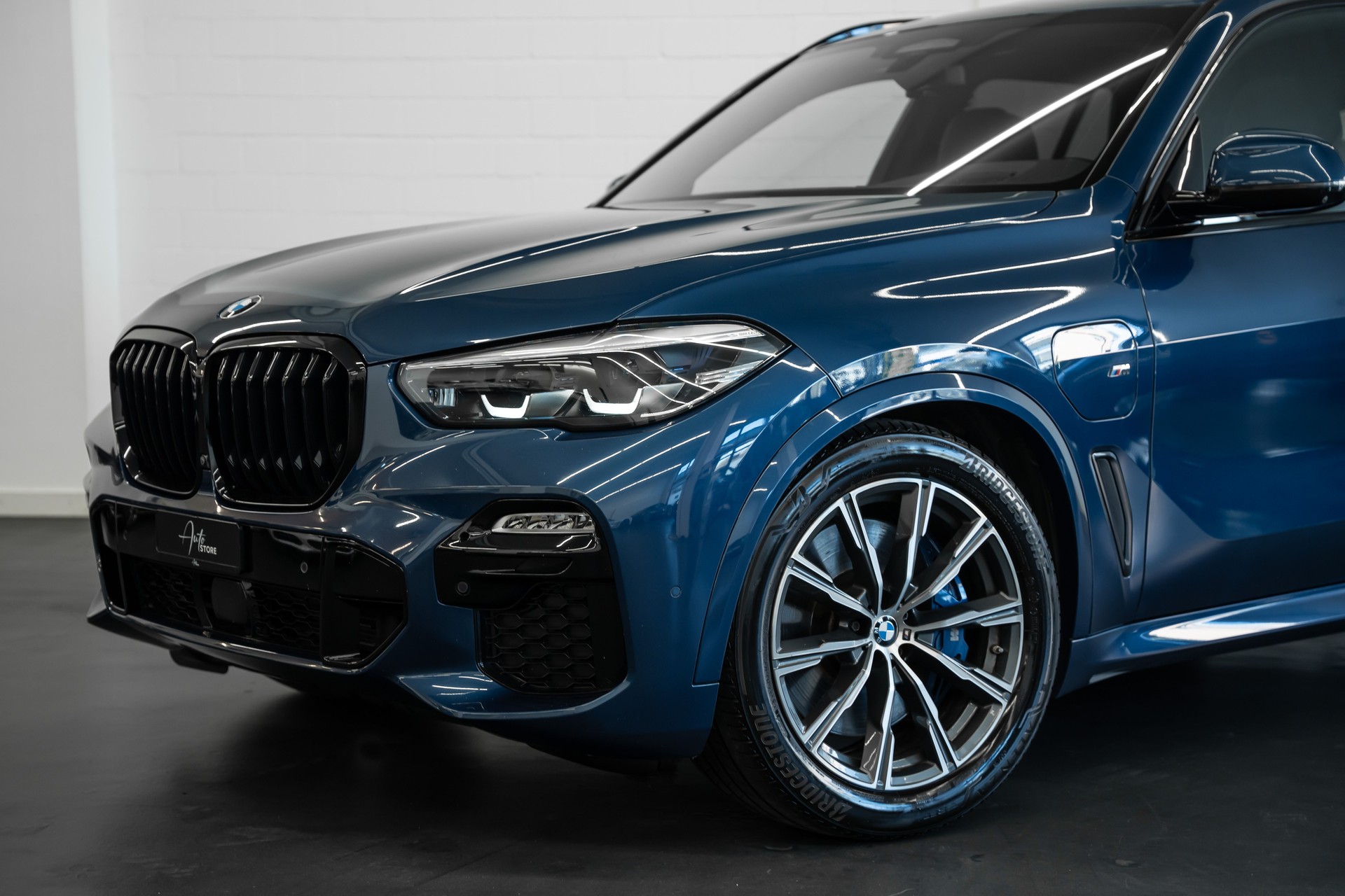 BMW X5 xDrive 45e M Sport Steptronic-showroom-element-3