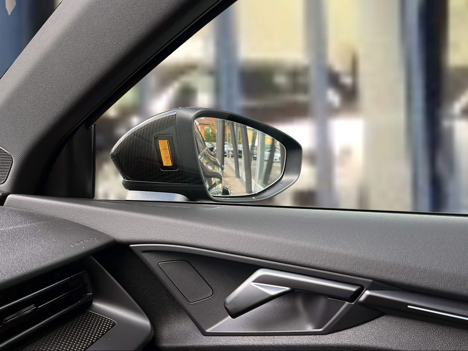AUDI RS3 Sportback 2.5 TSI quattro S-tronic Mythosschwarz Metallic-image-16