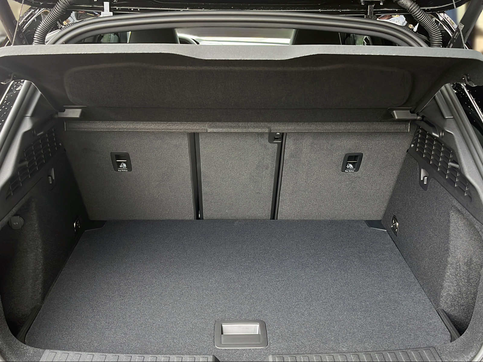 AUDI RS3 Sportback 2.5 TSI quattro S-tronic Mythosschwarz Metallic-image-5