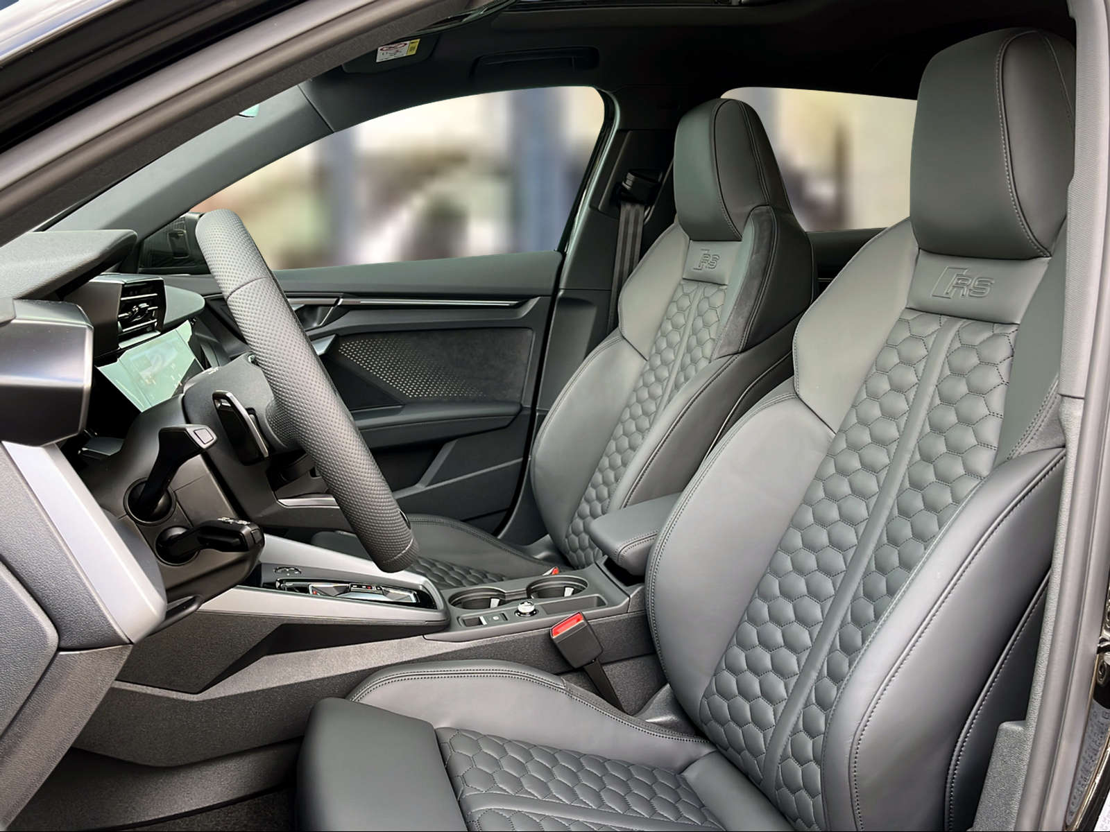AUDI RS3 Sportback 2.5 TSI quattro S-tronic Mythosschwarz Metallic-image-8