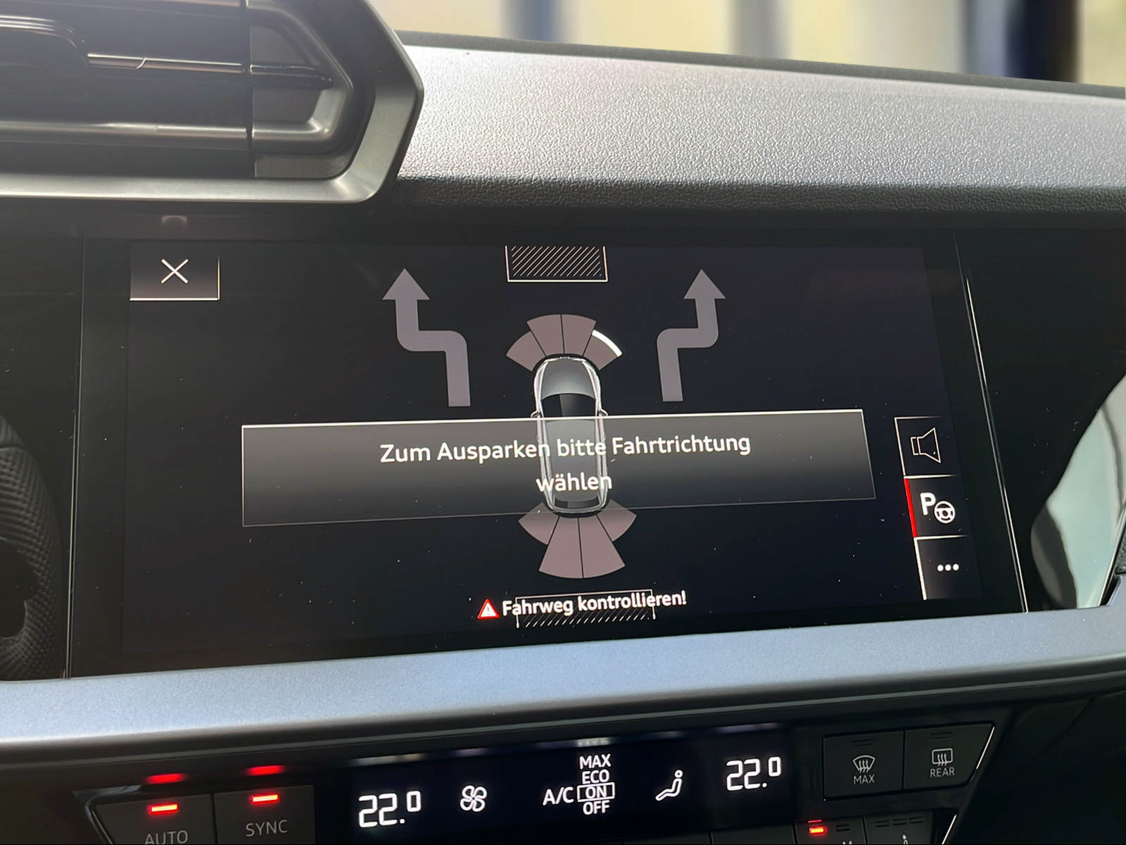 AUDI RS3 Sportback 2.5 TSI quattro S-tronic Mythosschwarz Metallic-image-15