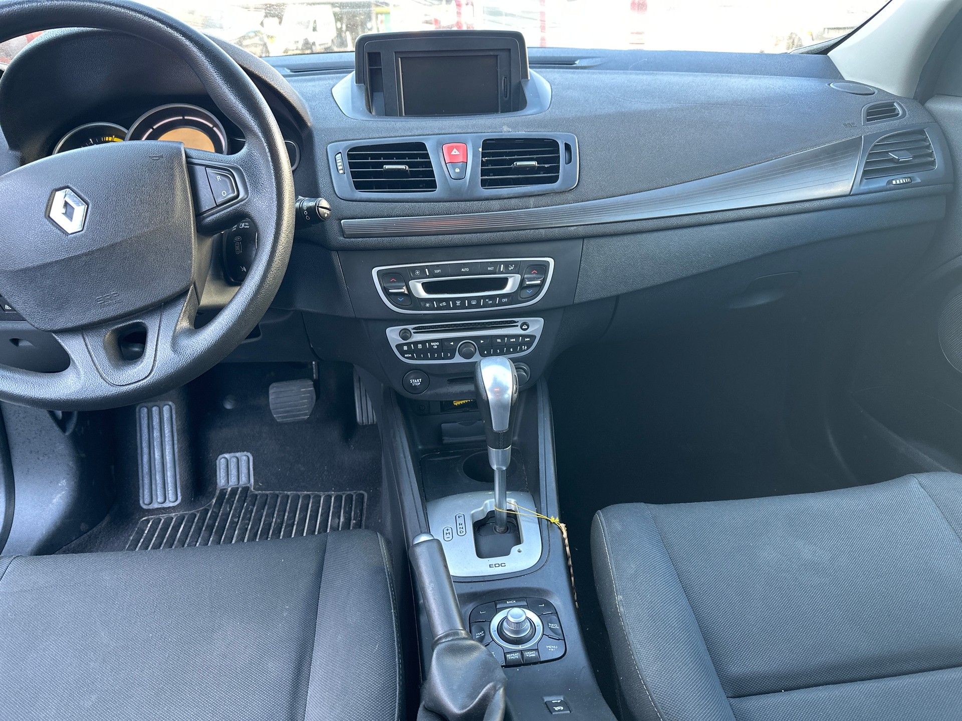 RENAULT Mégane Grandtour 1.5 dCi Expression EDC-image-12