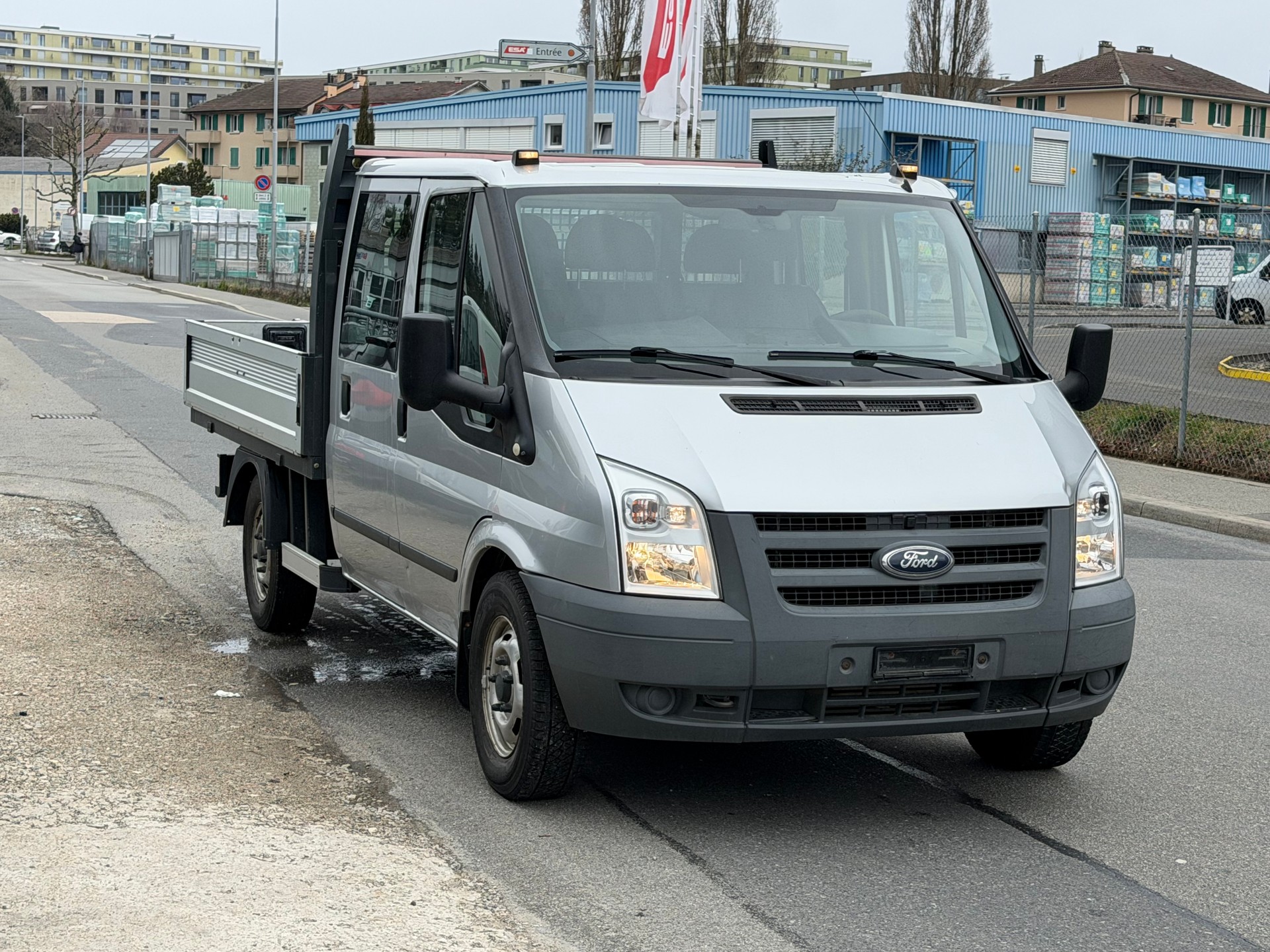FORD Transit 350L Level 3-showroom-element-2