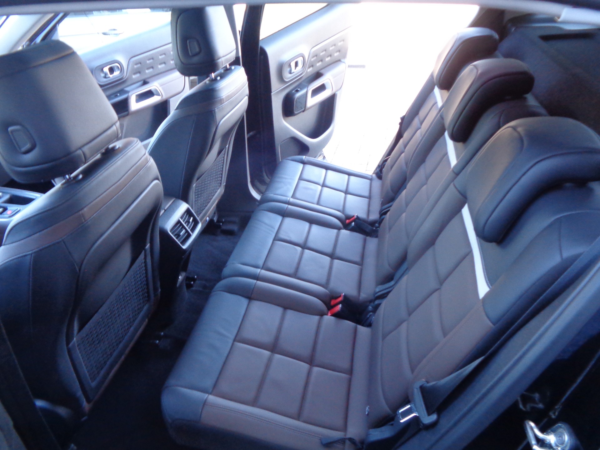 CITROEN C5 Aircross 1.6i PureTech Shine EAT8-image-9