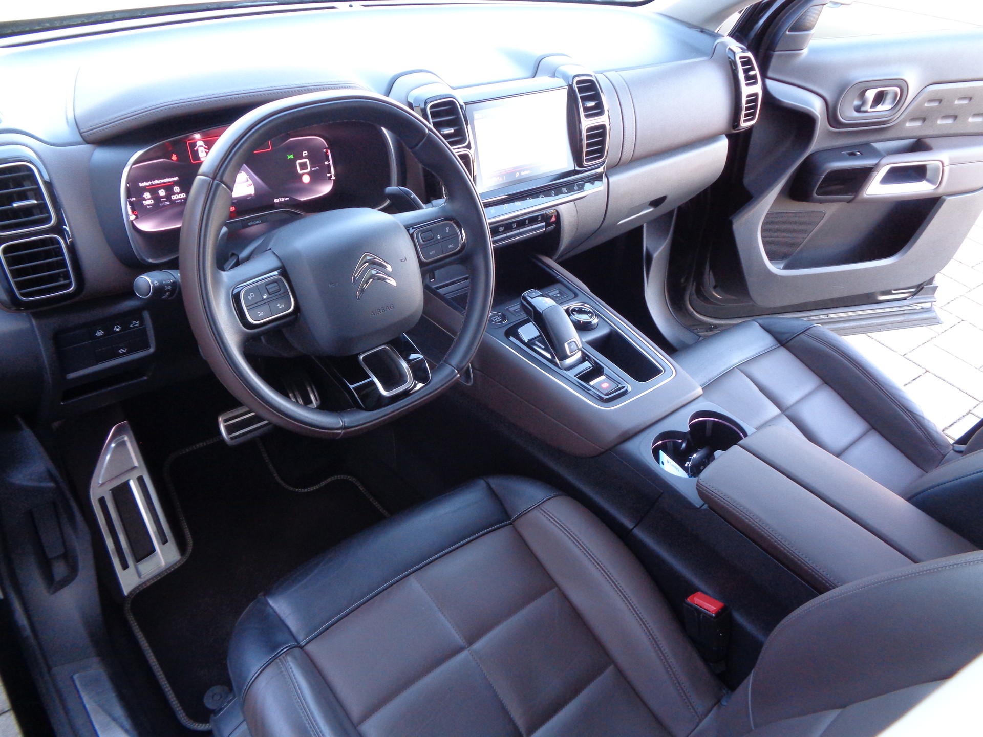CITROEN C5 Aircross 1.6i PureTech Shine EAT8-image-6