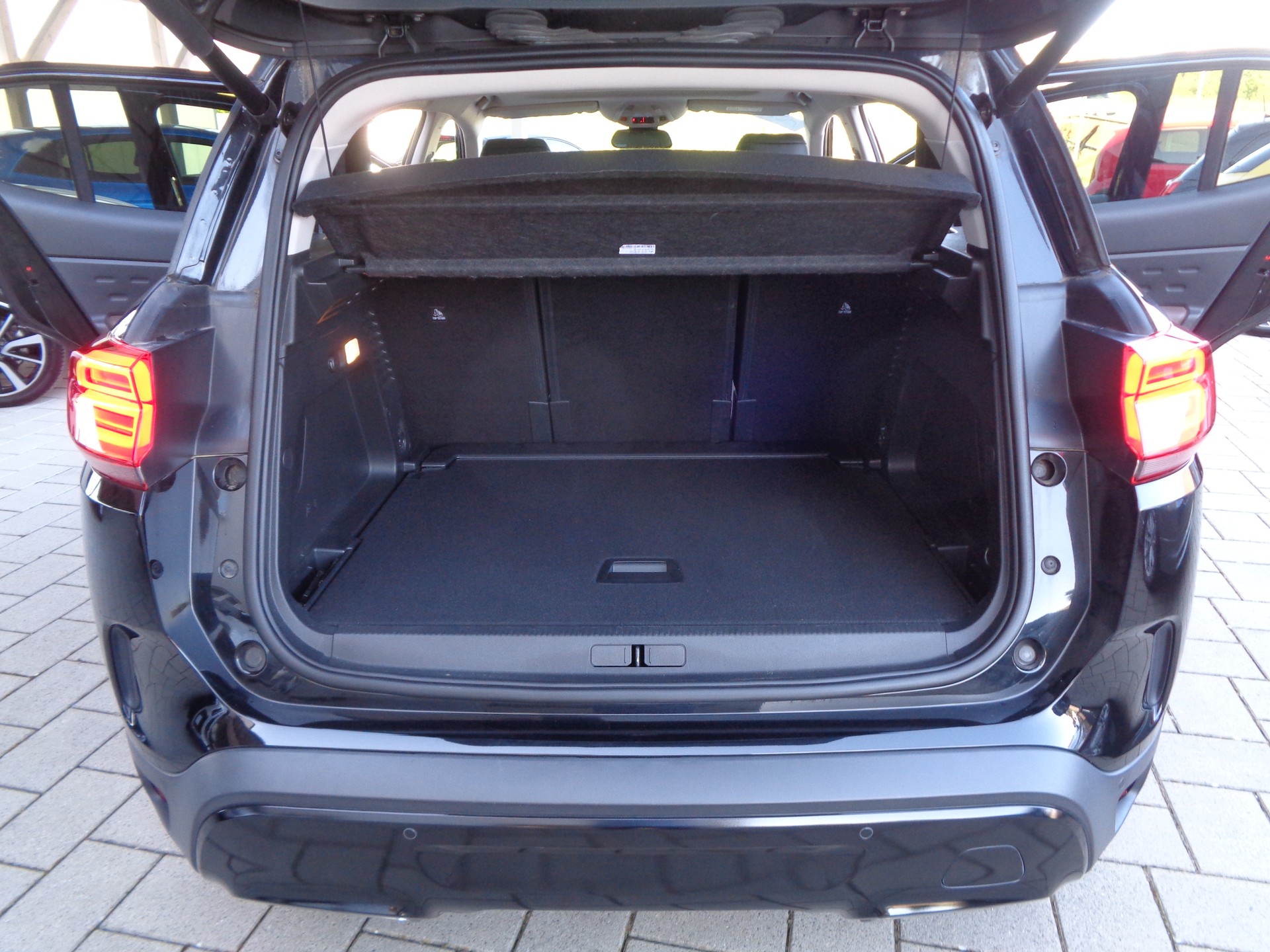 CITROEN C5 Aircross 1.6i PureTech Shine EAT8-image-12