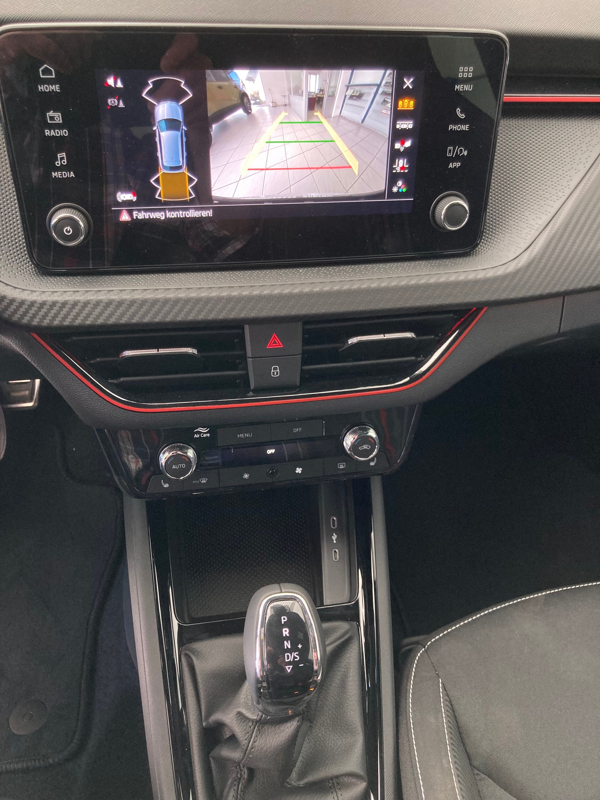 SKODA Kamiq 1.5 TSI Monte Carlo DSG-image-10