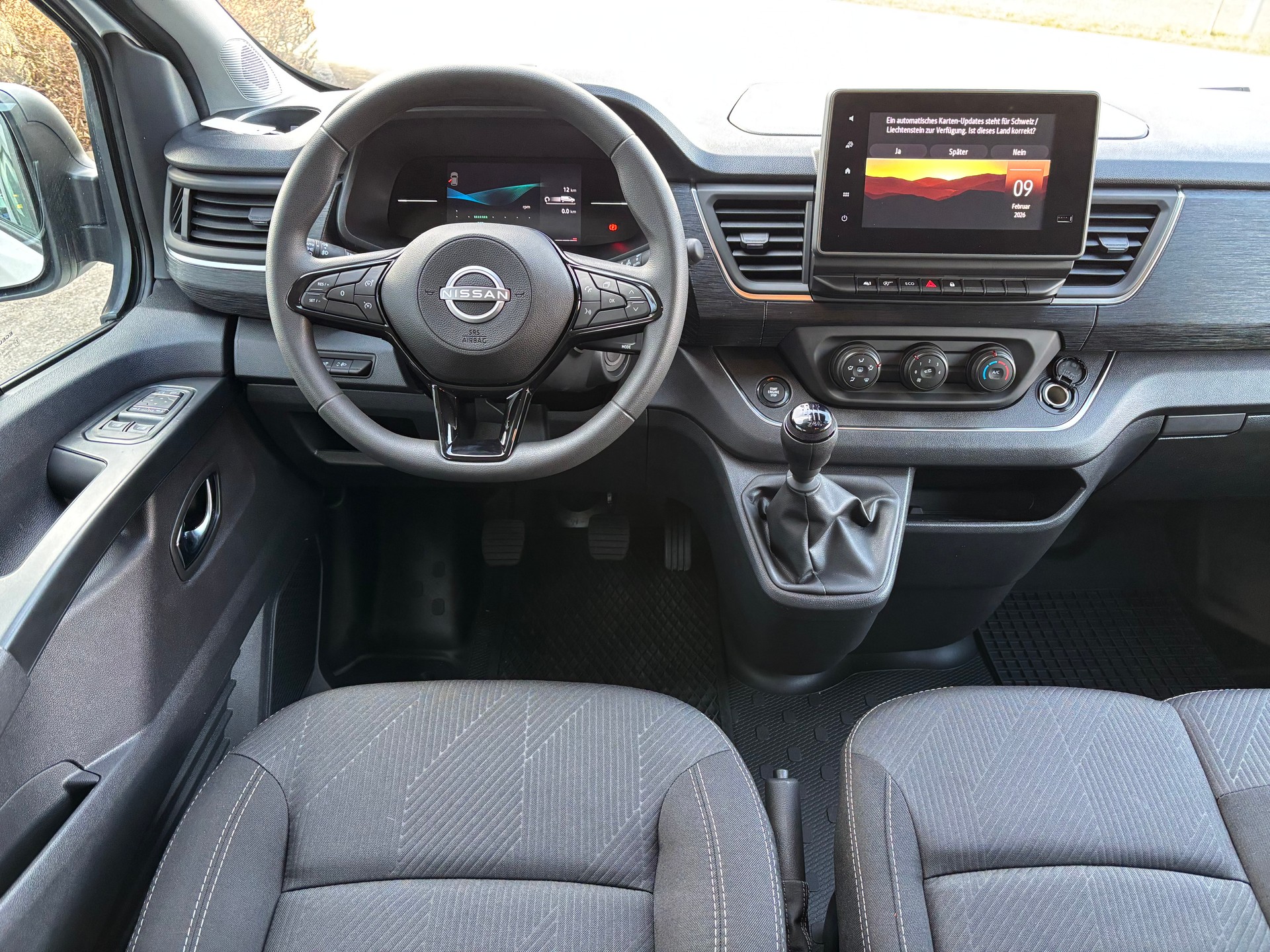 NISSAN Primastar 150 3.0L2H1 Tekna 9 Plätze-image-10
