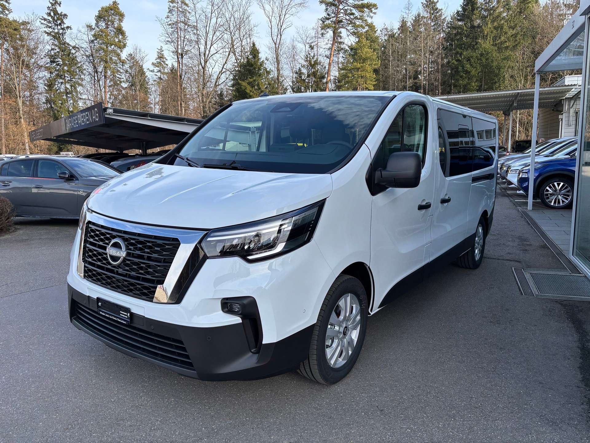 NISSAN Primastar 150 3.0L2H1 Tekna 9 Plätze-image-1
