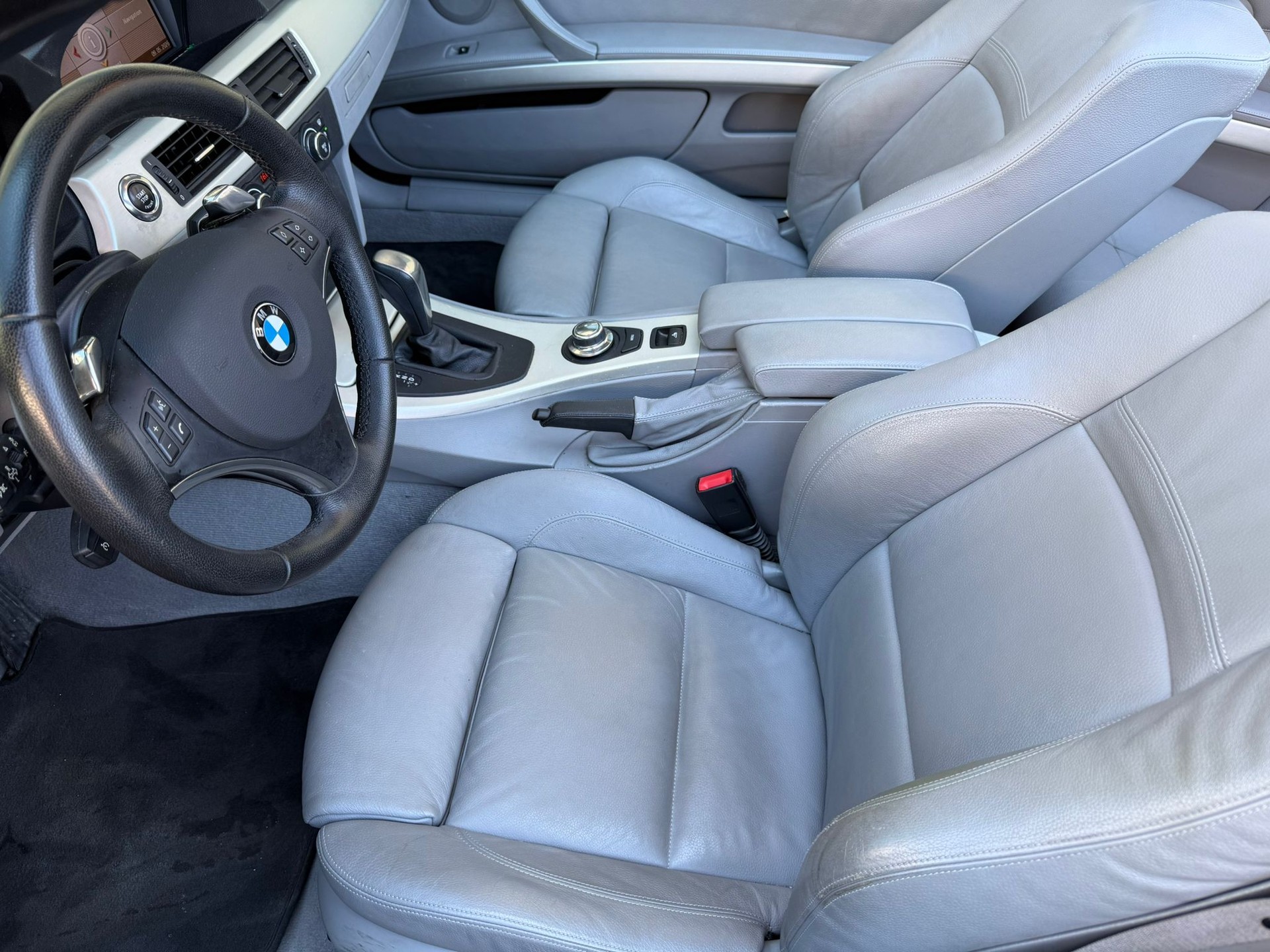 BMW 335i Cabriolet Steptronic-image-11