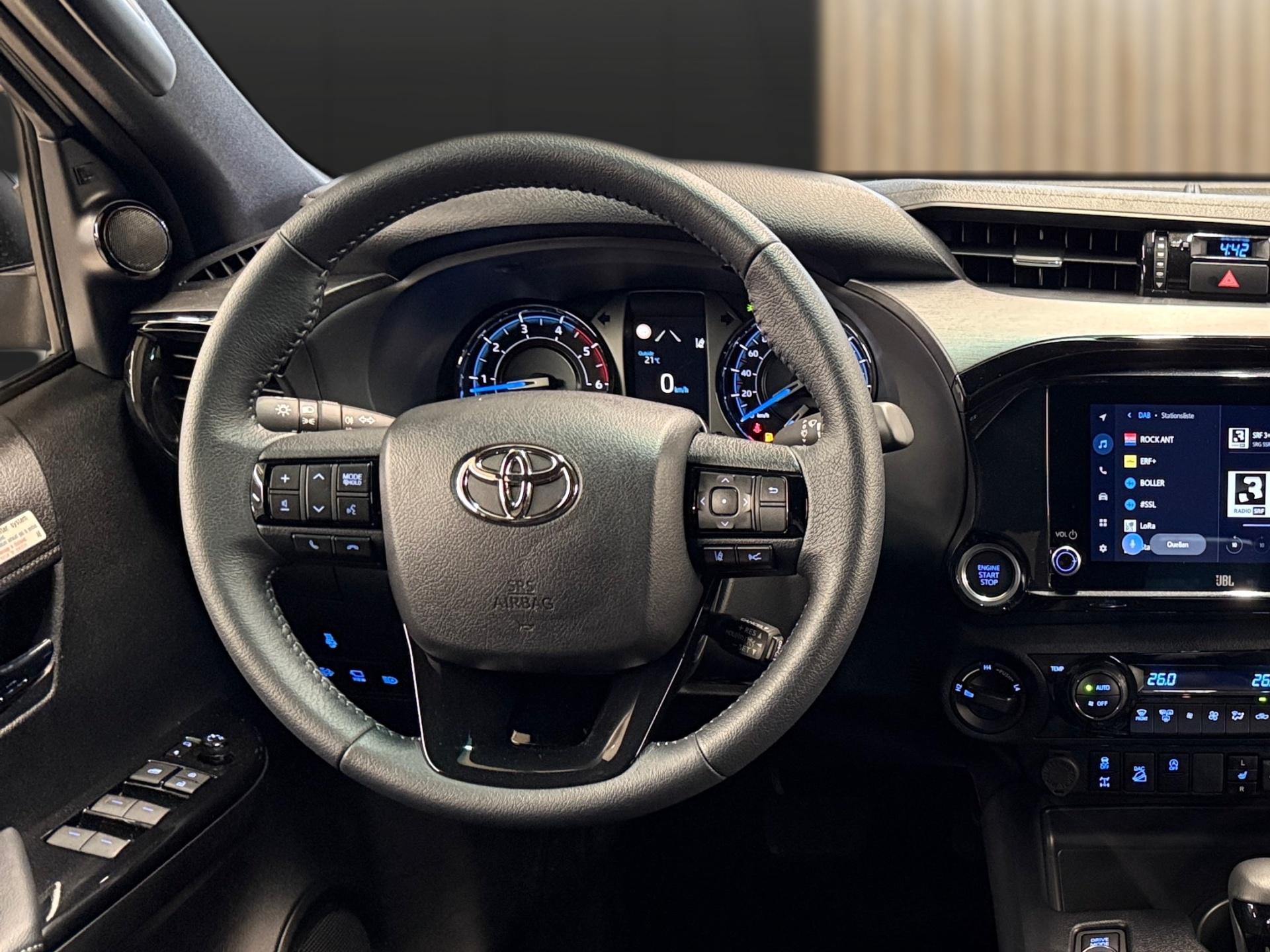 TOYOTA Hilux Double Cab.-Pick-up 2.8 D-4D MHEV 204 Invincible-image-11