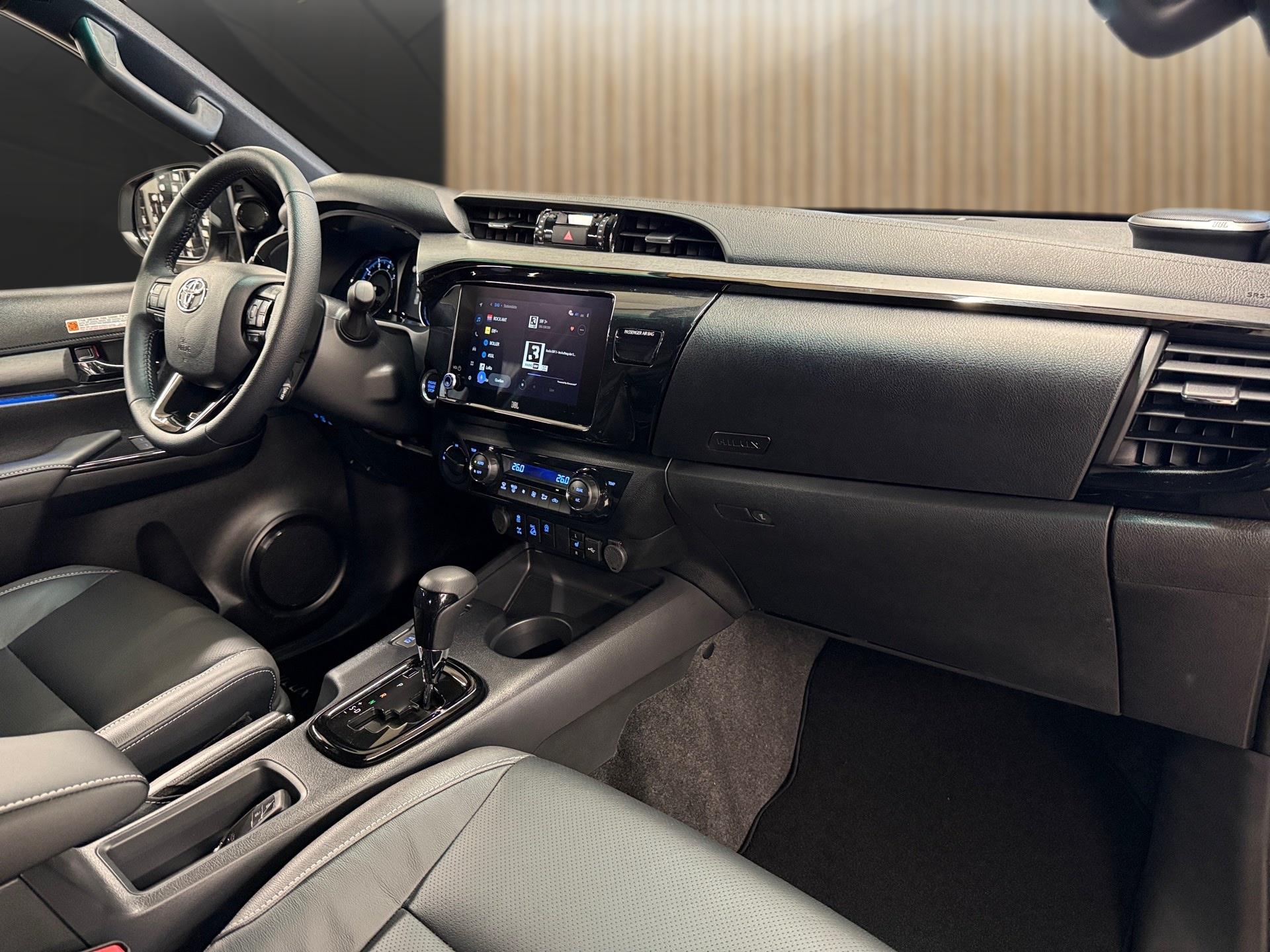 TOYOTA Hilux Double Cab.-Pick-up 2.8 D-4D MHEV 204 Invincible-image-15