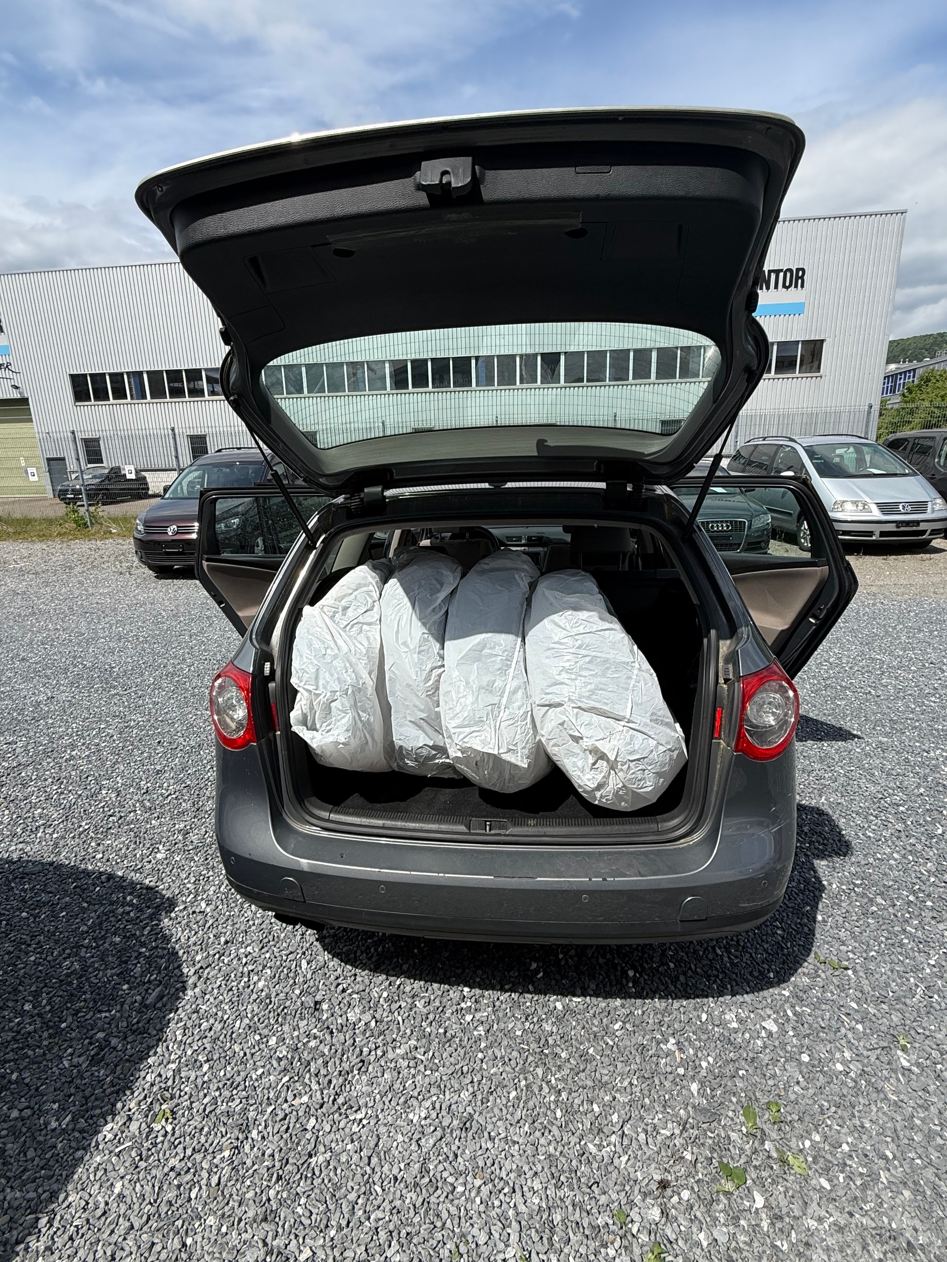 VW Passat Variant 2.0T FSI Sportline-image-7