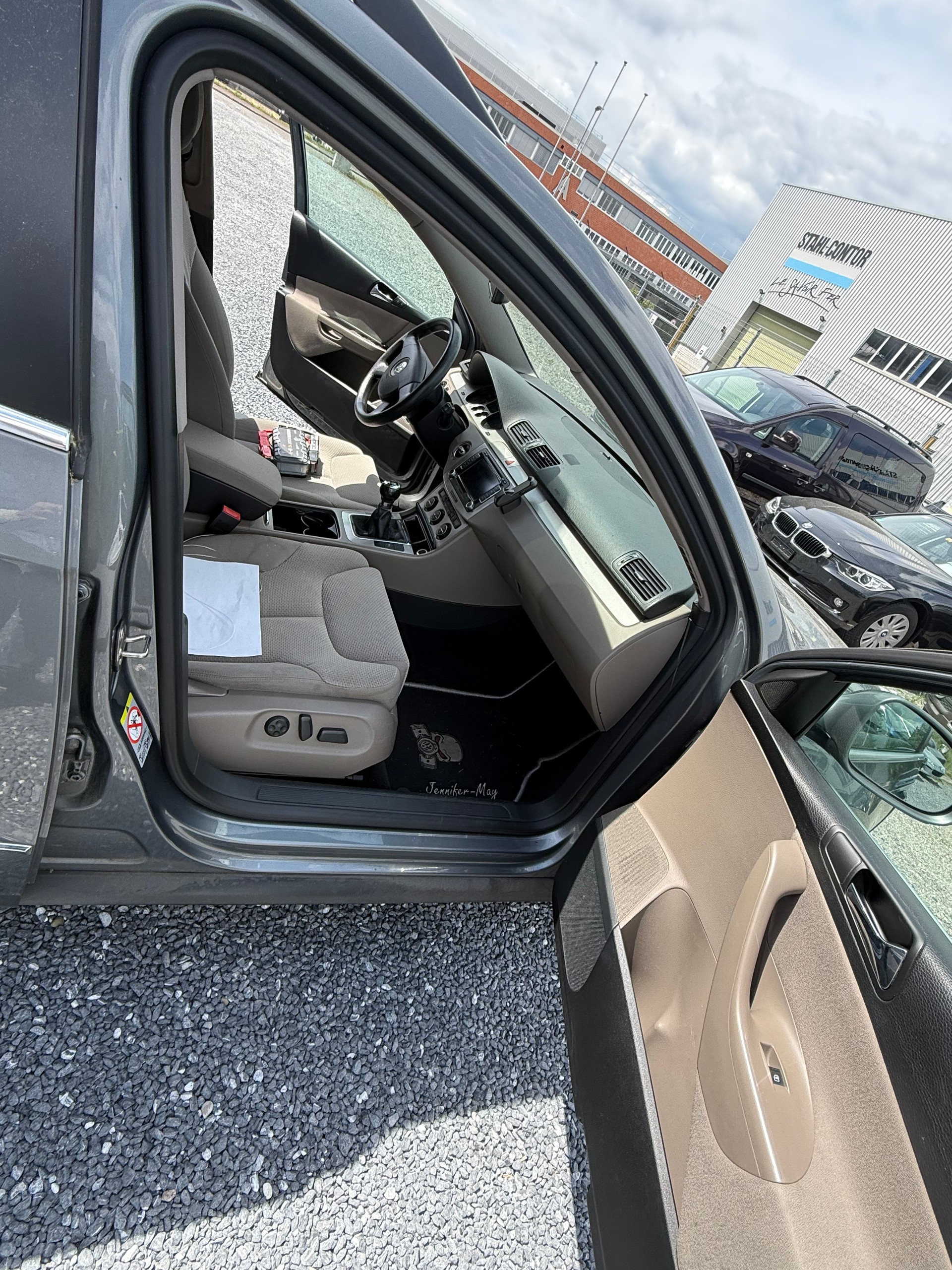 VW Passat Variant 2.0T FSI Sportline-image-12