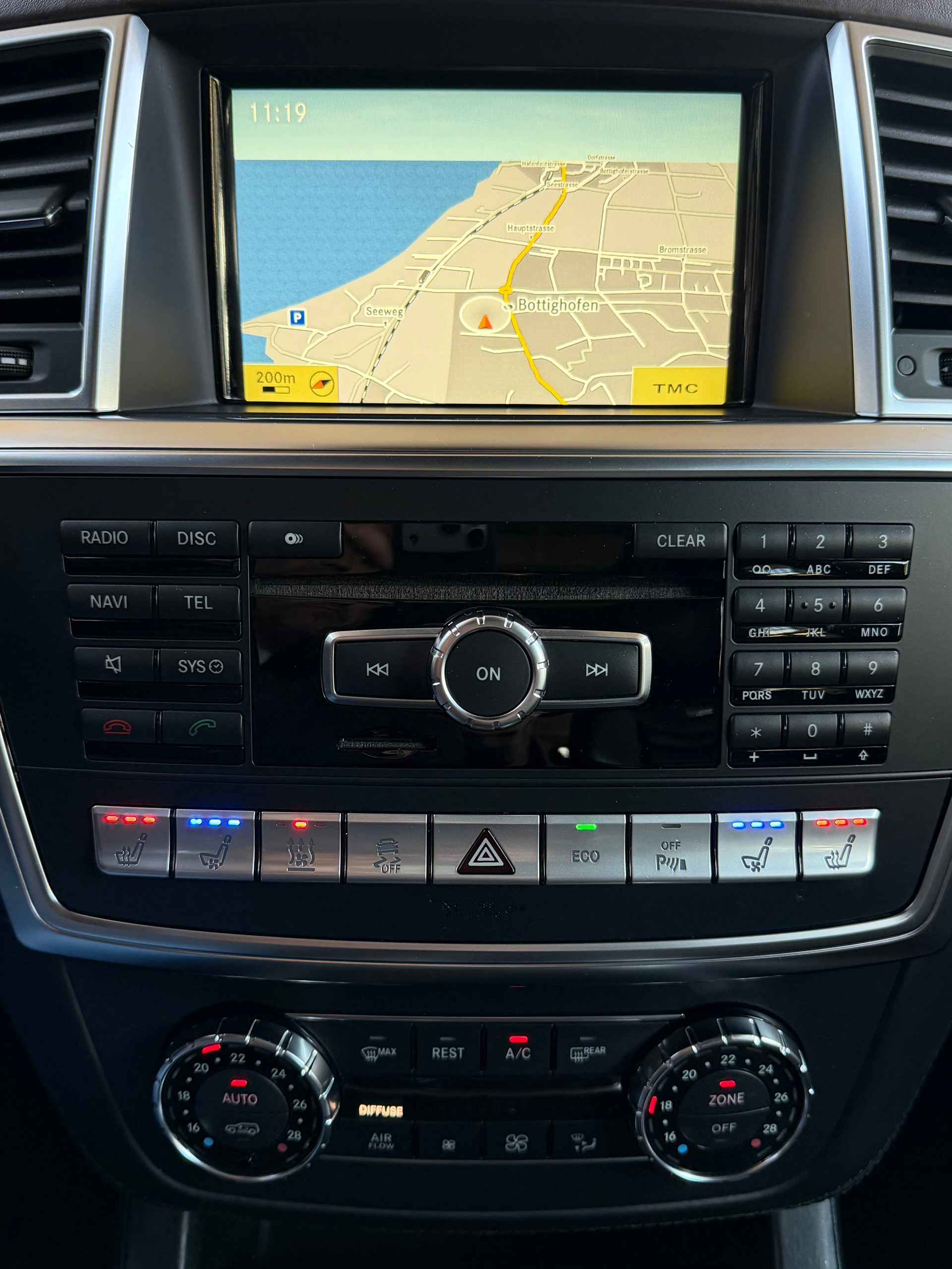 MERCEDES-BENZ ML 63 AMG 4Matic *** AMG Driver Package *** Speedshift Automat-showroom-element-3