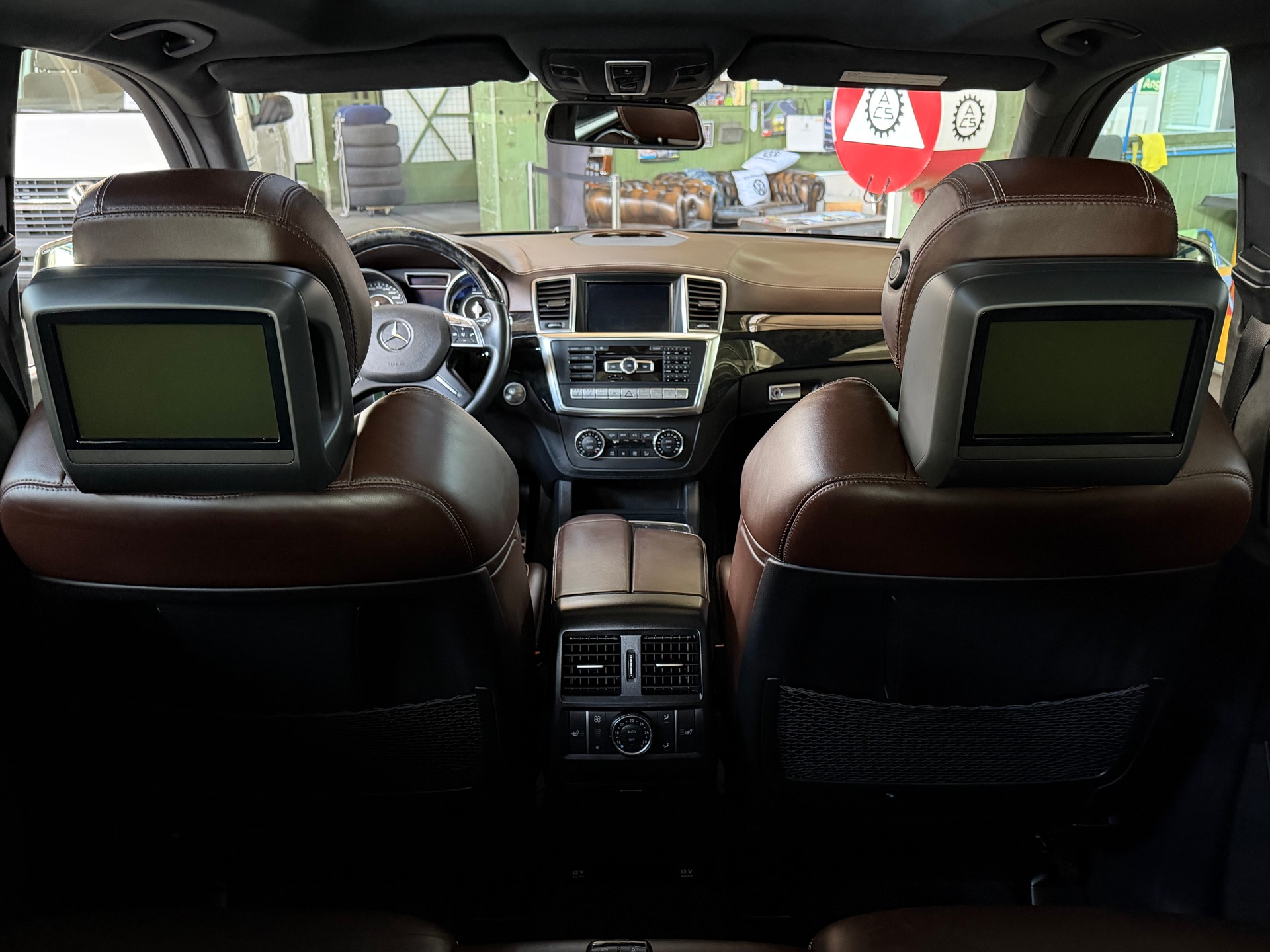 MERCEDES-BENZ ML 63 AMG 4Matic *** AMG Driver Package *** Speedshift Automat-image-14