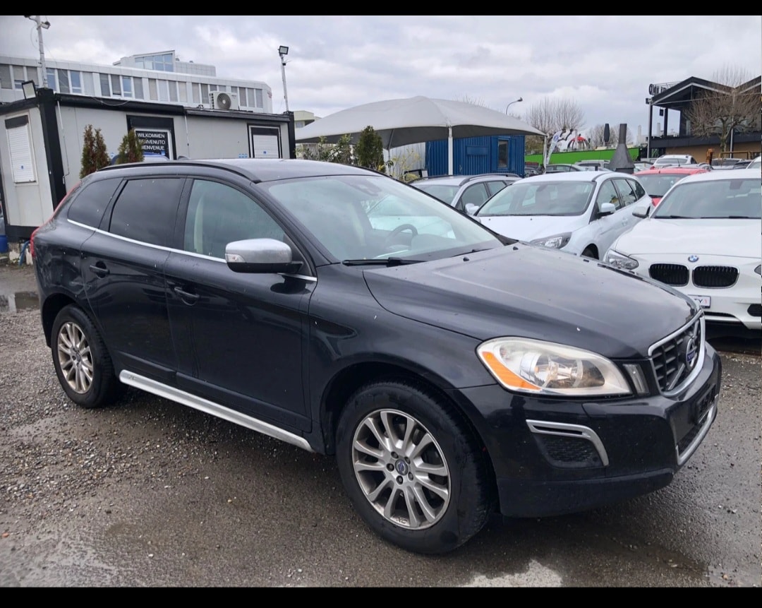 VOLVO XC60 D3 AWD R-Design Geartronic-image-5