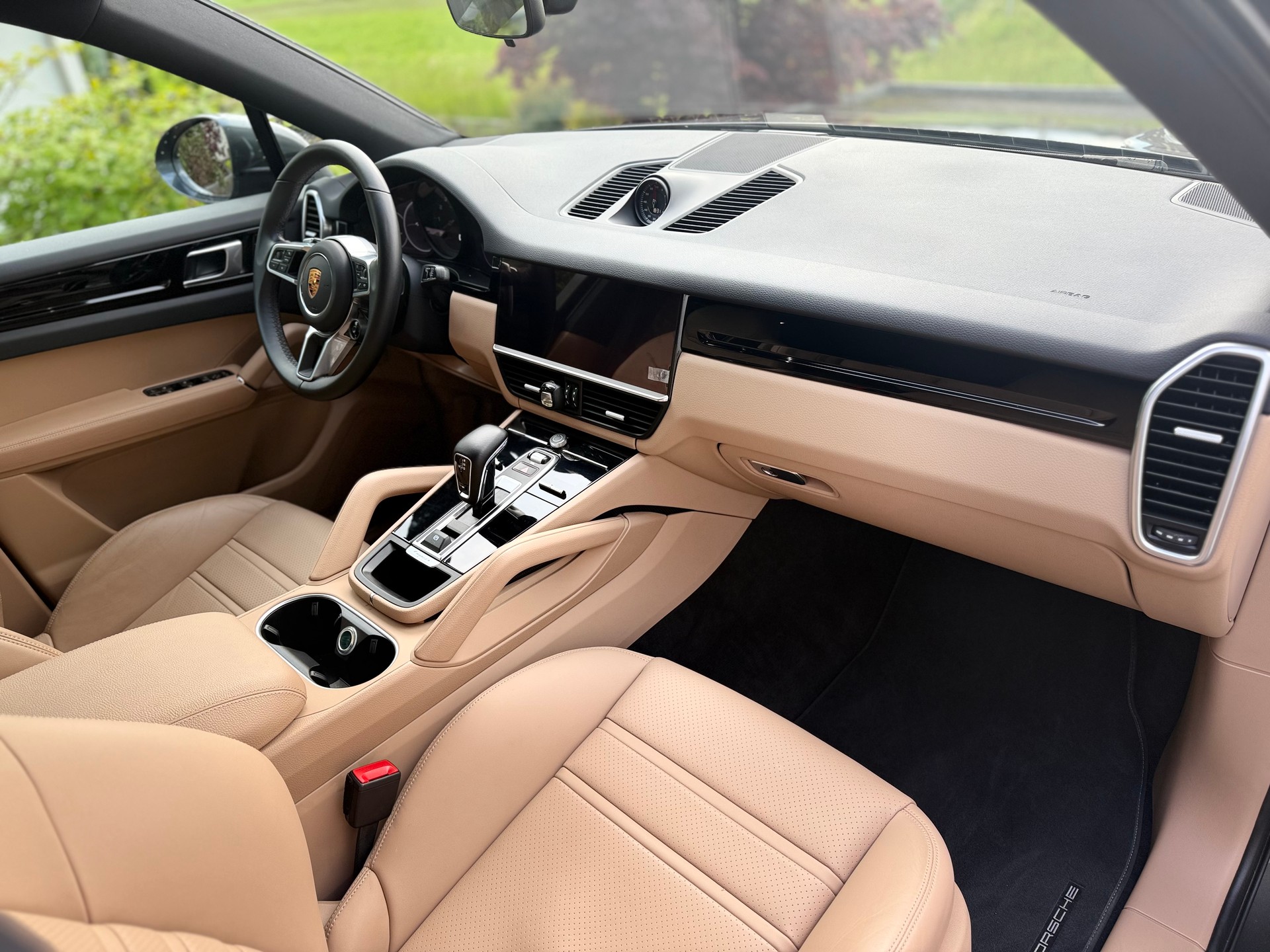 PORSCHE Cayenne Coupé-image-9