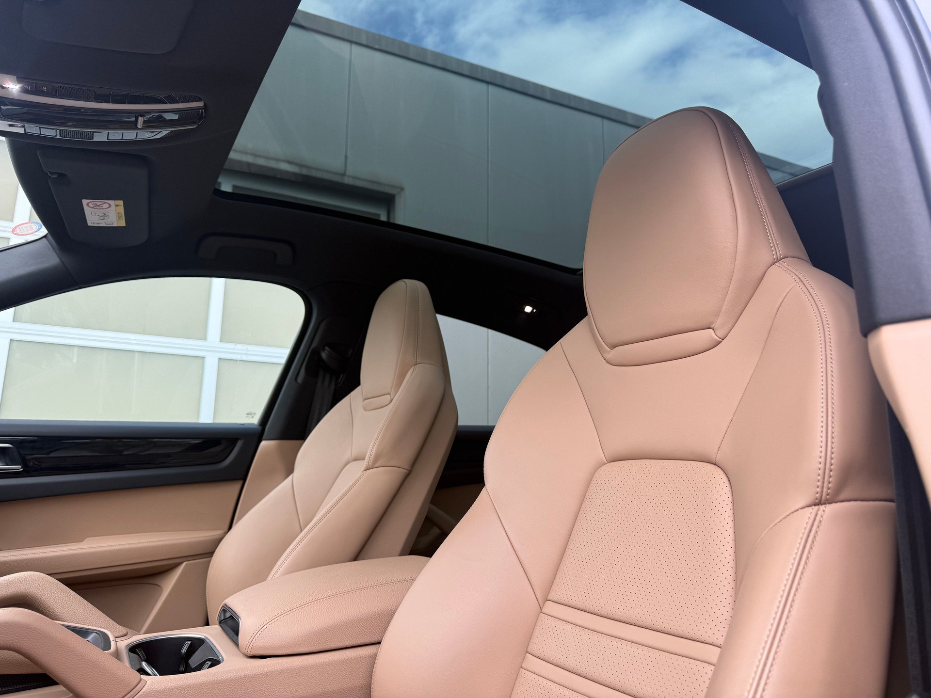 PORSCHE Cayenne Coupé-image-23