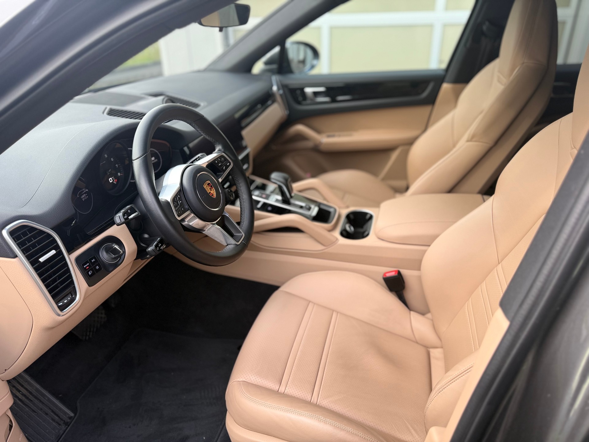 PORSCHE Cayenne Coupé-image-8