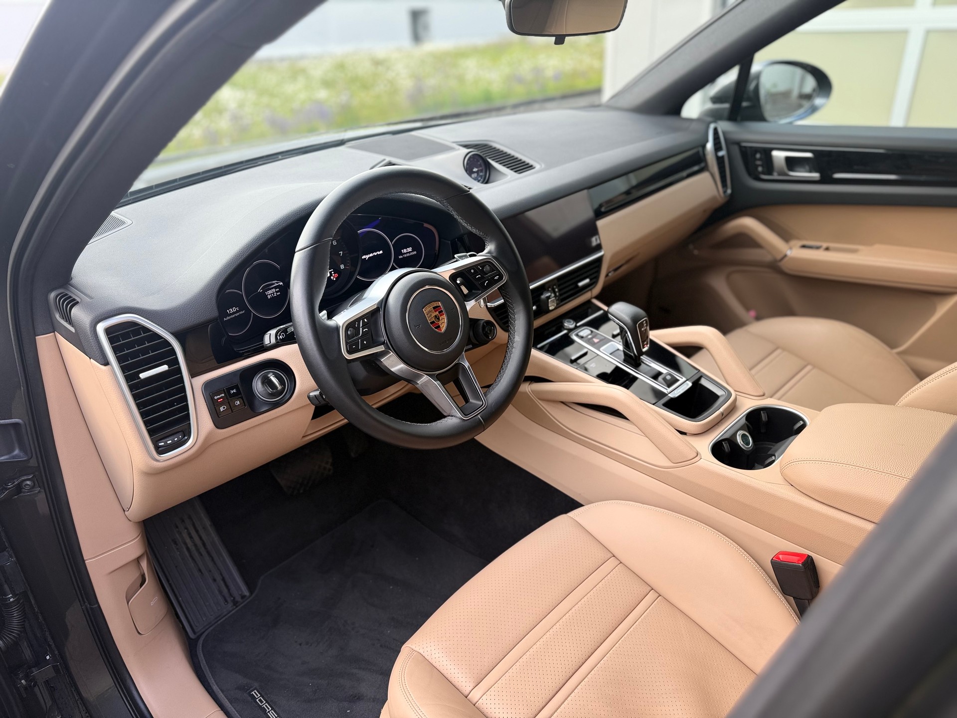 PORSCHE Cayenne Coupé-image-11