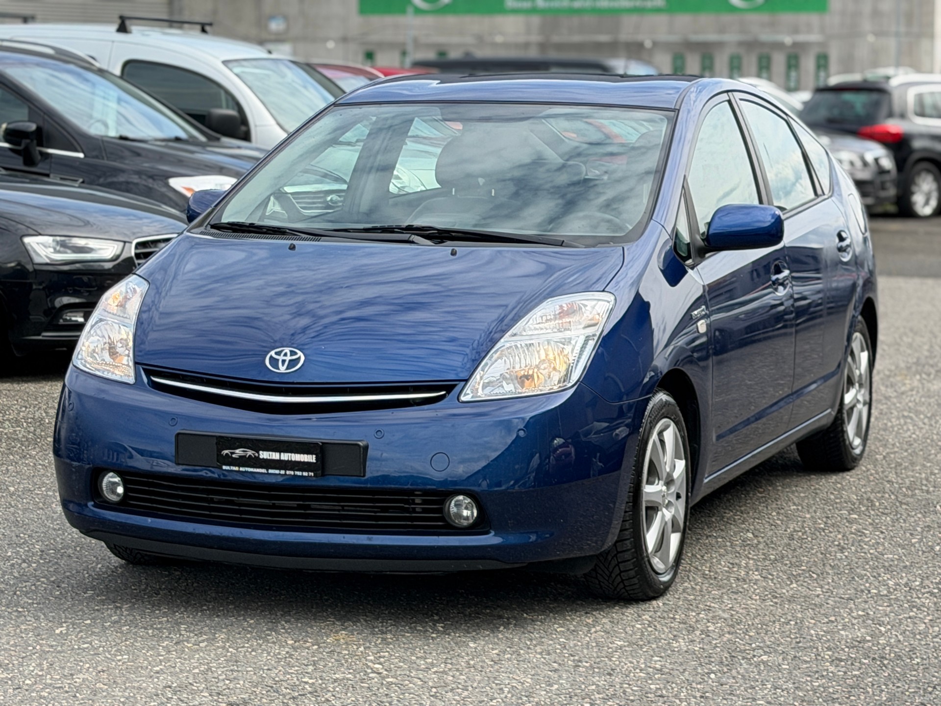 TOYOTA Prius 1.5 16V Hybrid-image-2