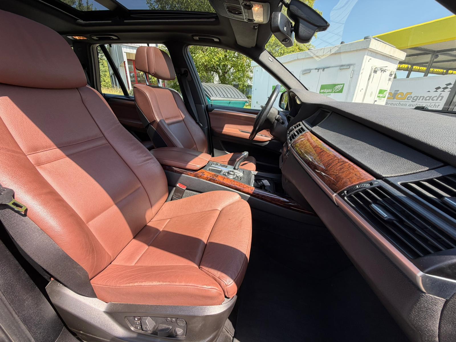 BMW X5 xDrive 40d Steptronic-image-13