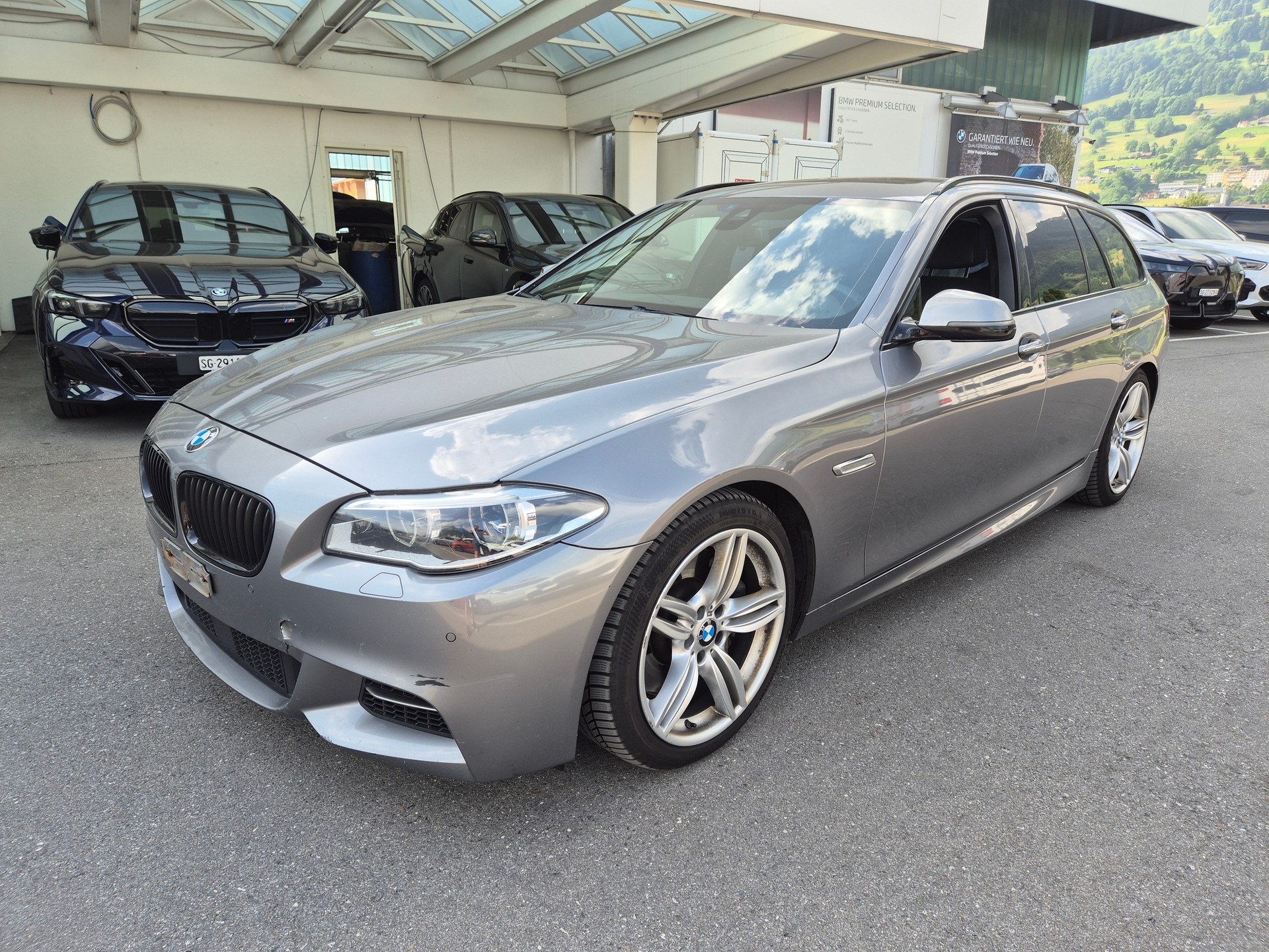 BMW M550d Touring xDrive Steptronic-image-1