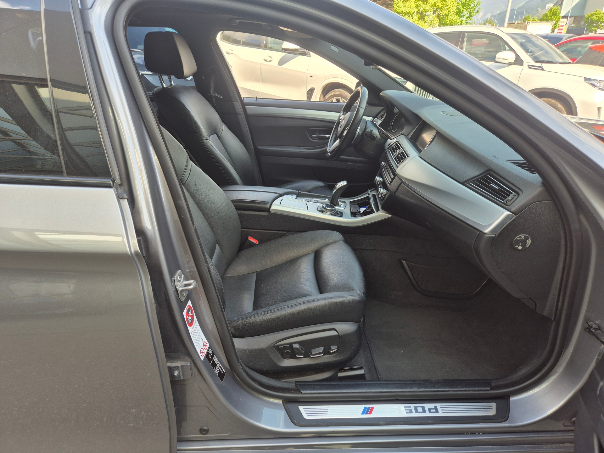 BMW M550d Touring xDrive Steptronic-image-11