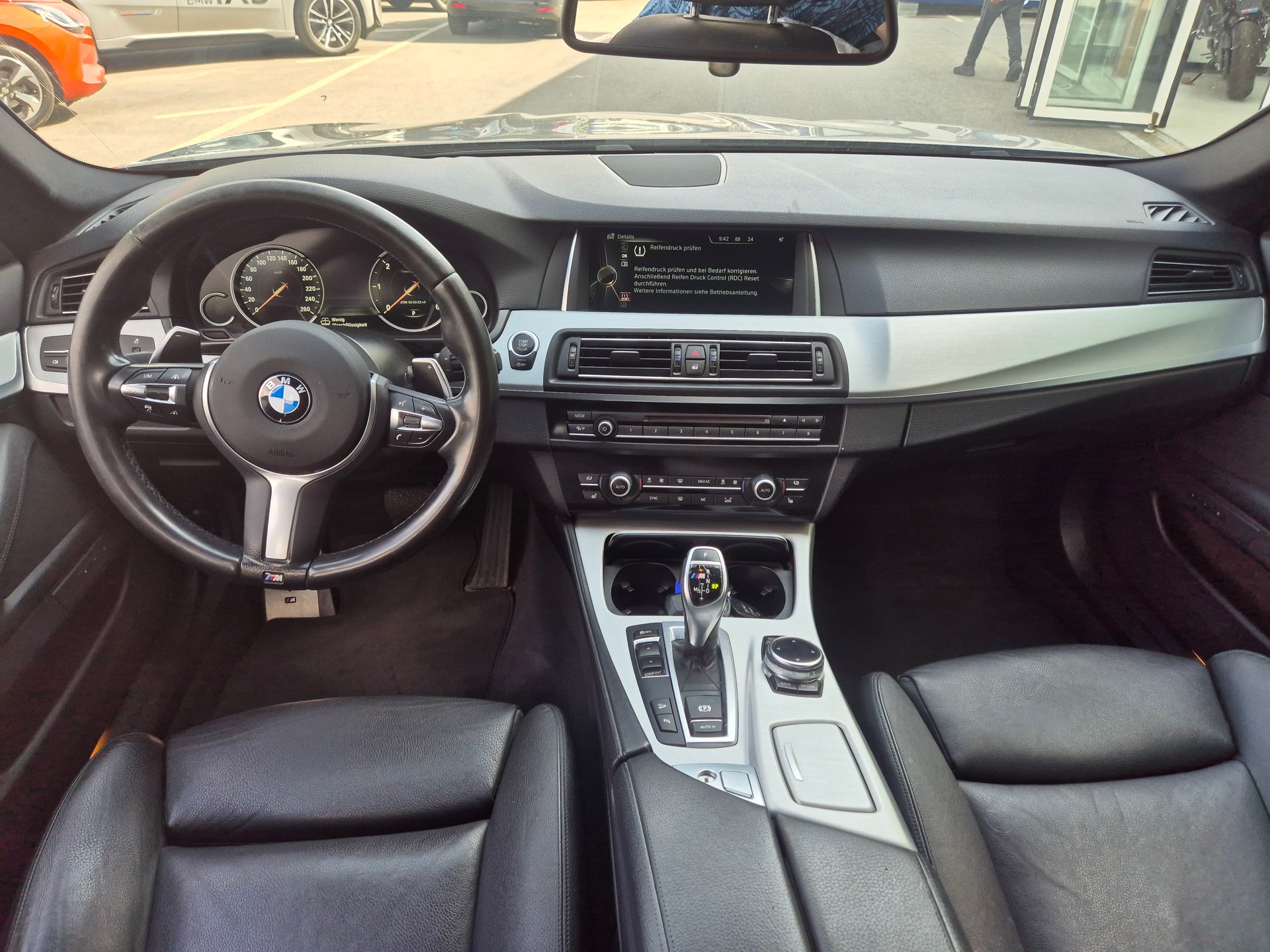 BMW M550d Touring xDrive Steptronic-image-9