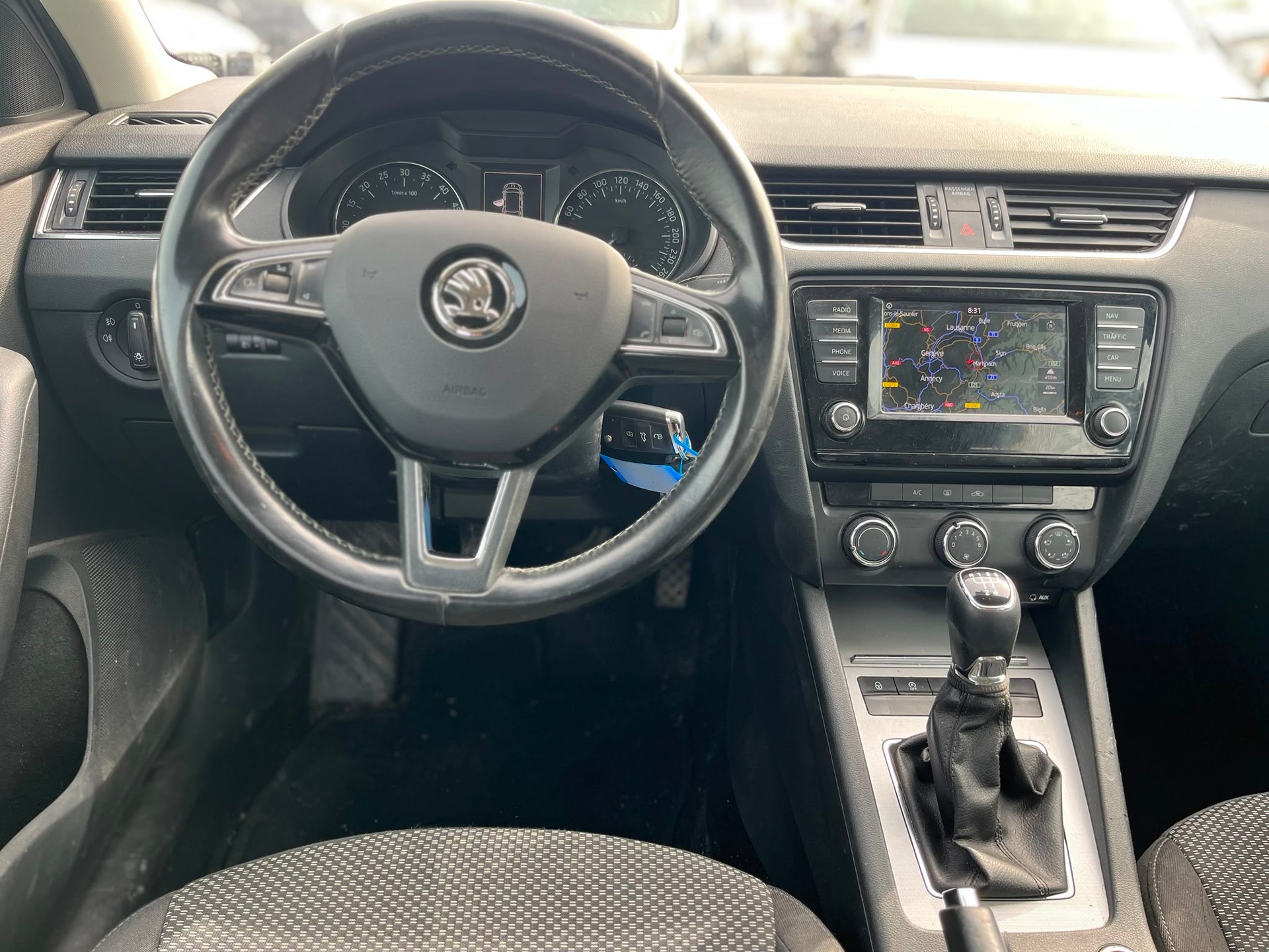 SKODA Octavia Combi 1.6 TDI Active-image-6