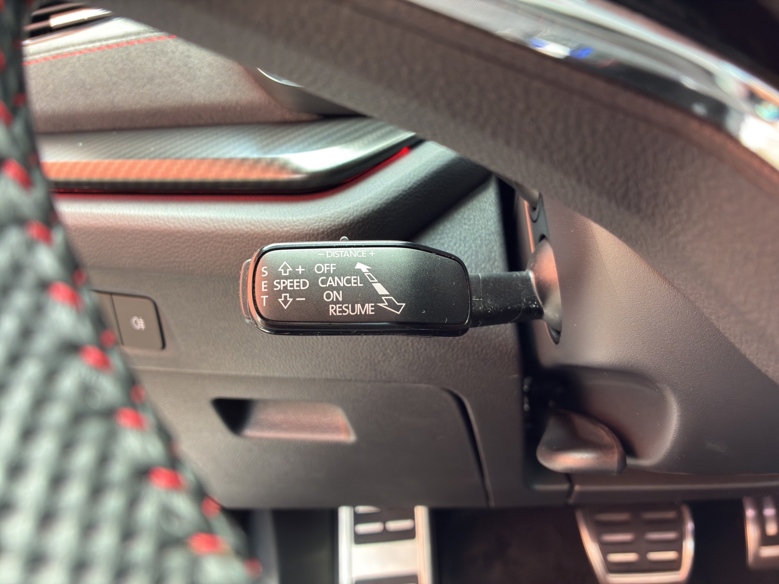 SKODA Octavia Combi 2.0 TDI DSG RS 4x4-image-14