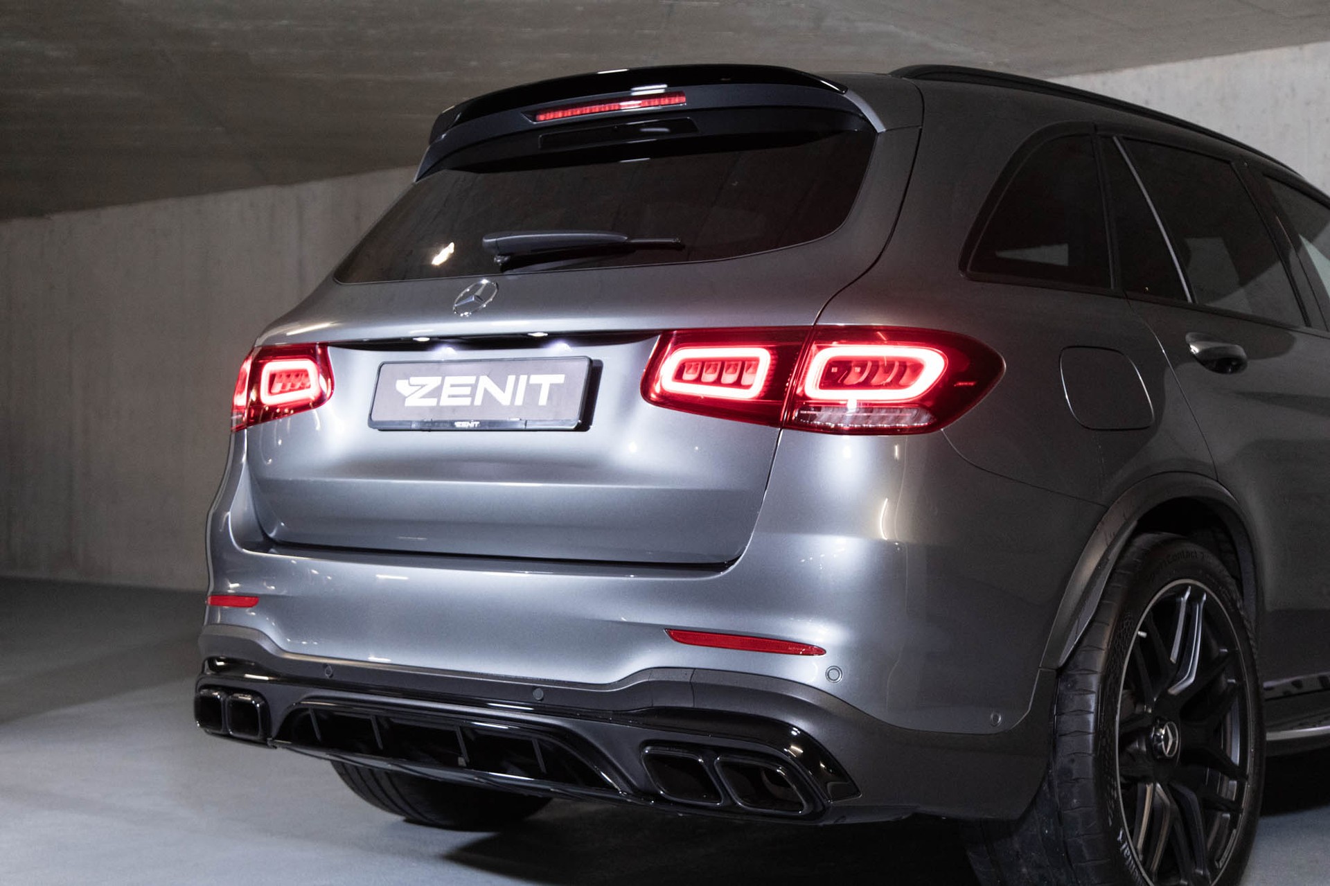 MERCEDES-BENZ GLC 63 S AMG 4Matic 9G-Tronic-image-4
