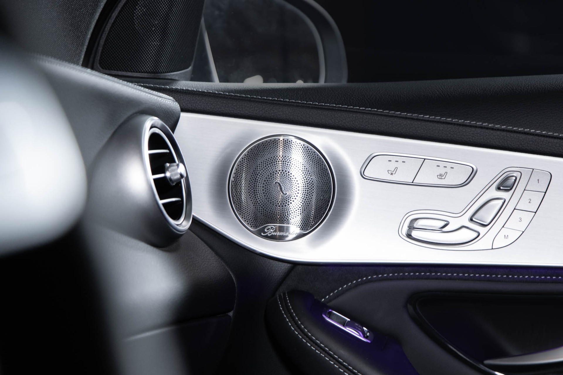 MERCEDES-BENZ GLC 63 S AMG 4Matic 9G-Tronic-image-17