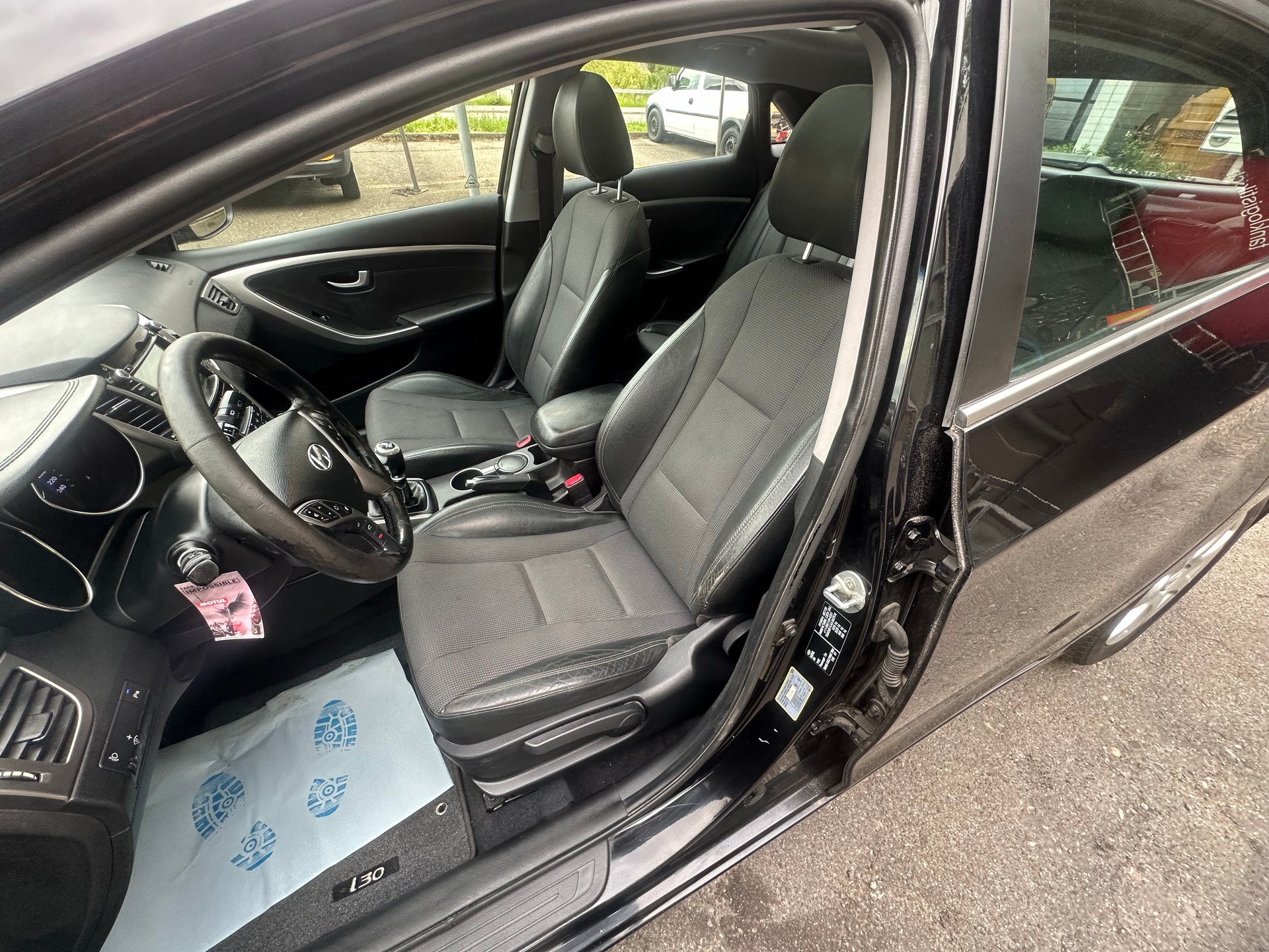 HYUNDAI i30-image-6