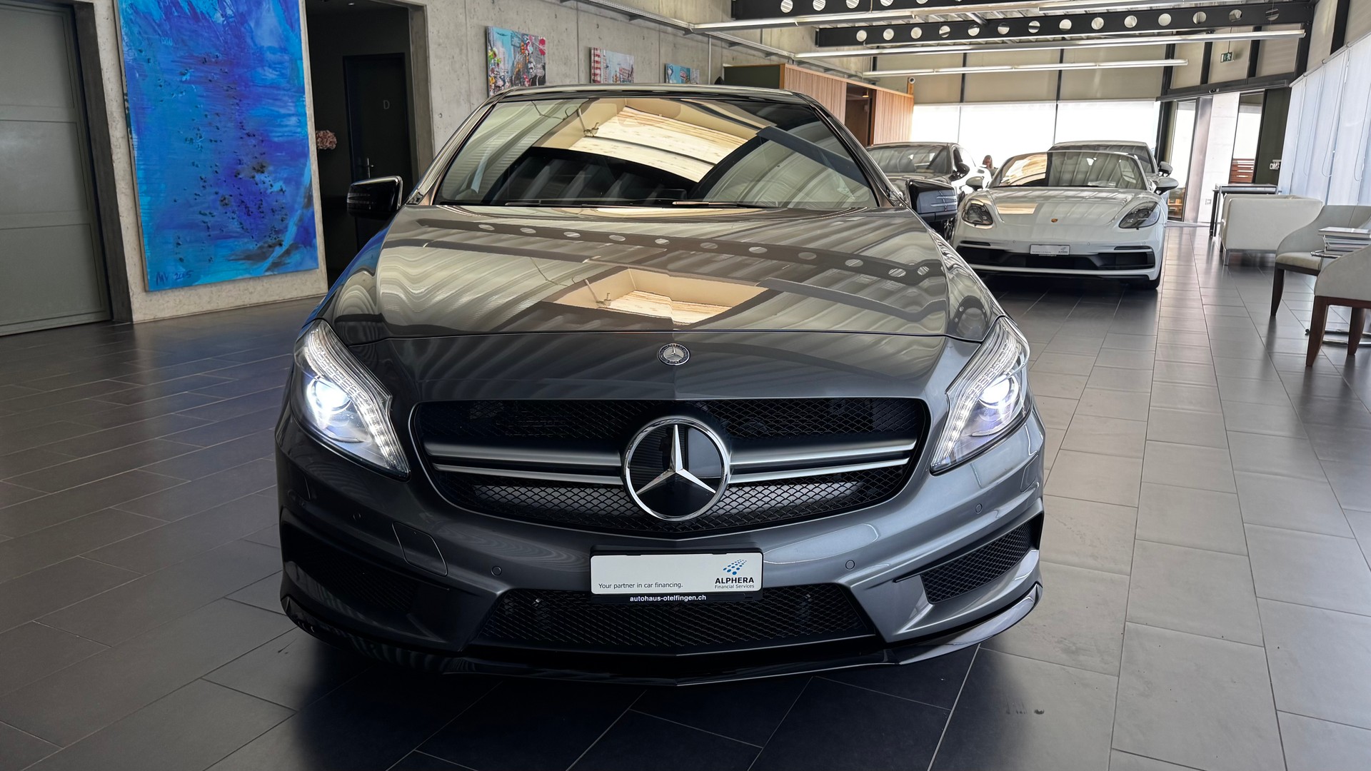 MERCEDES-BENZ A 45 AMG 4m-showroom-element-3