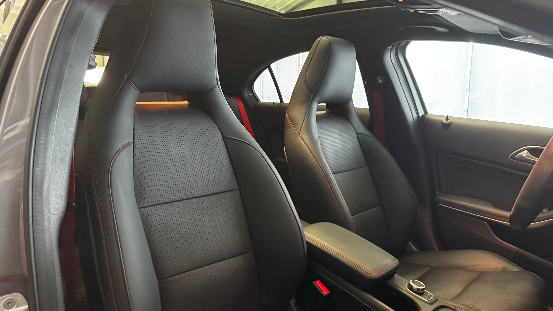 MERCEDES-BENZ A 45 AMG 4m-image-23