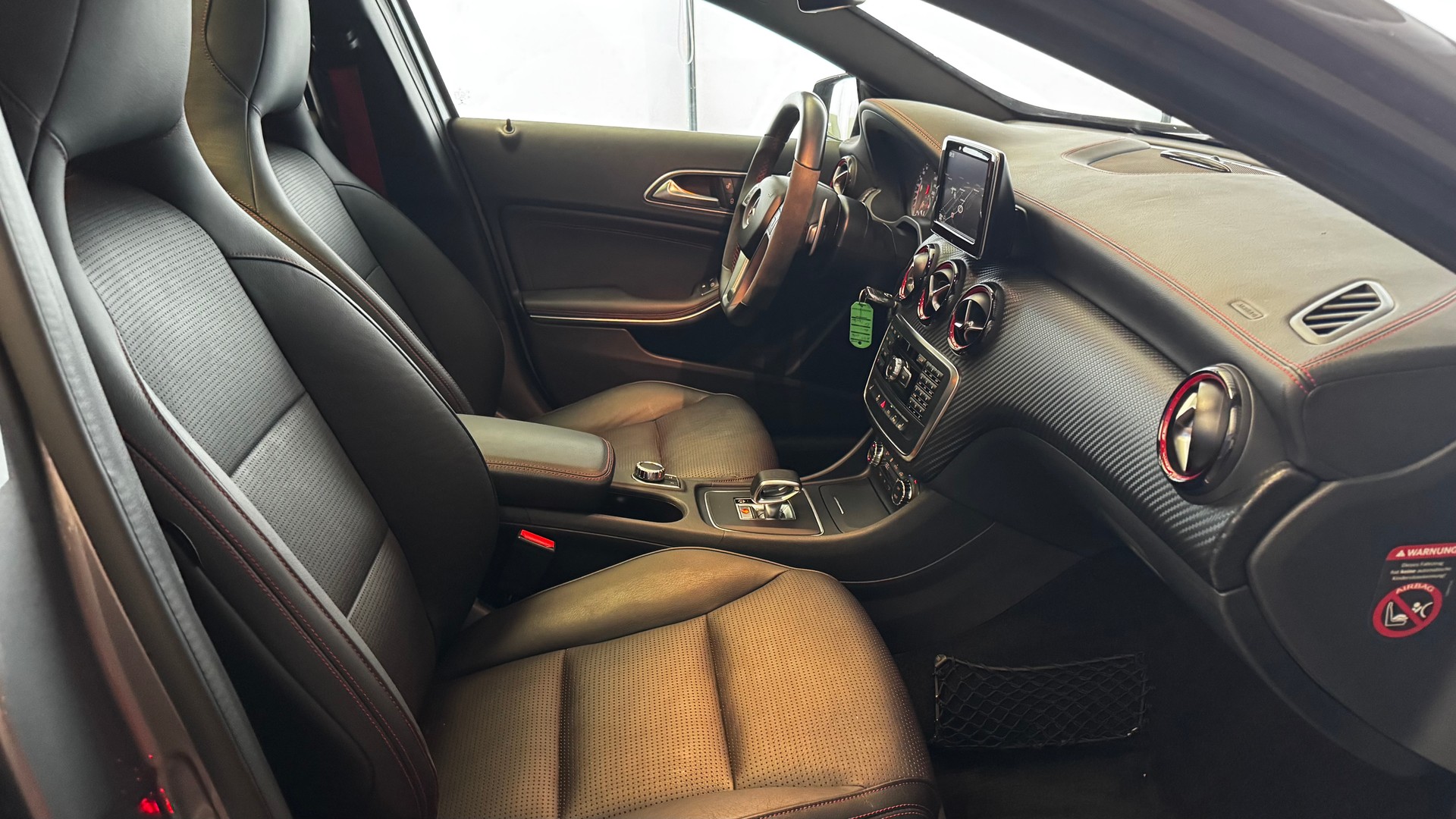 MERCEDES-BENZ A 45 AMG 4m-image-22