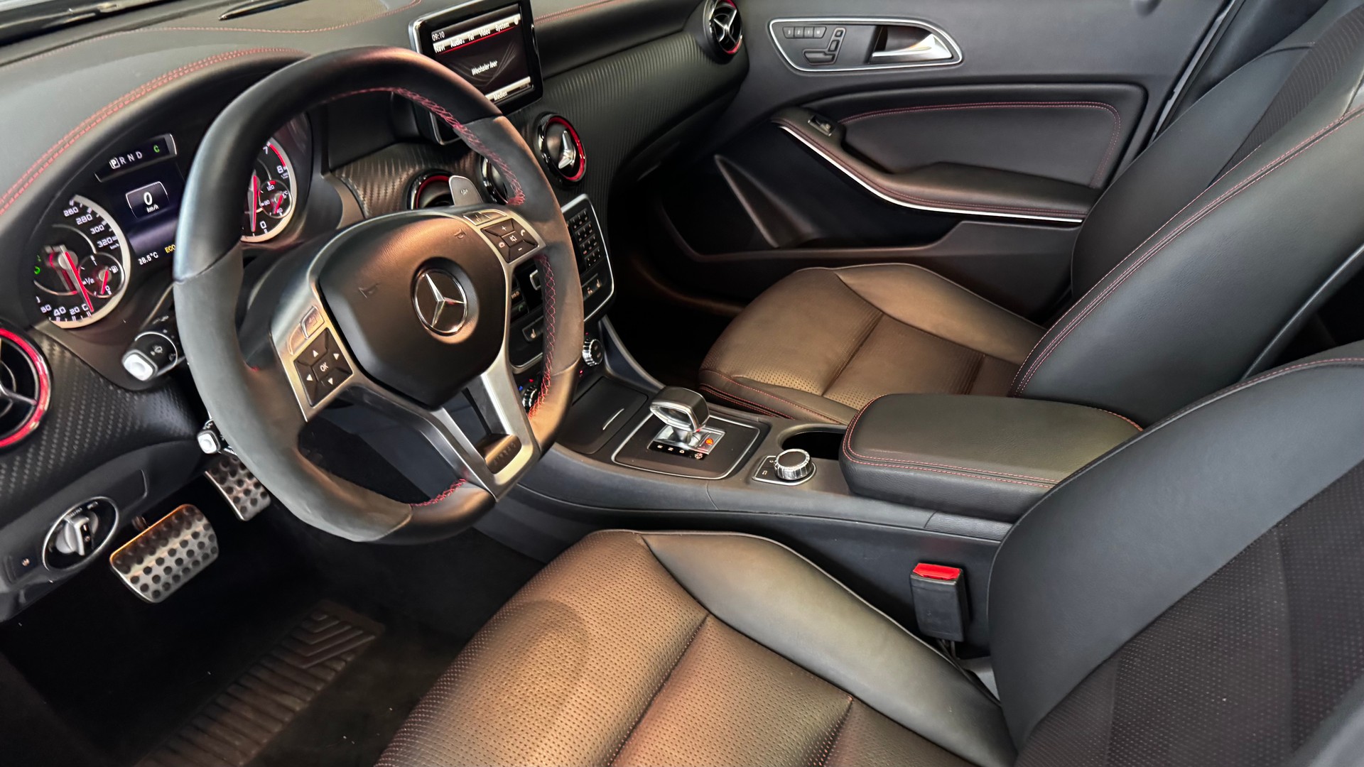 MERCEDES-BENZ A 45 AMG 4m-image-8