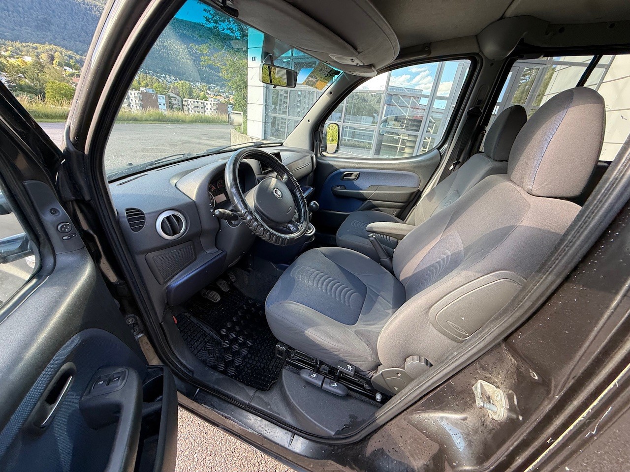FIAT Doblò 1.9 JTD Malibu-image-11