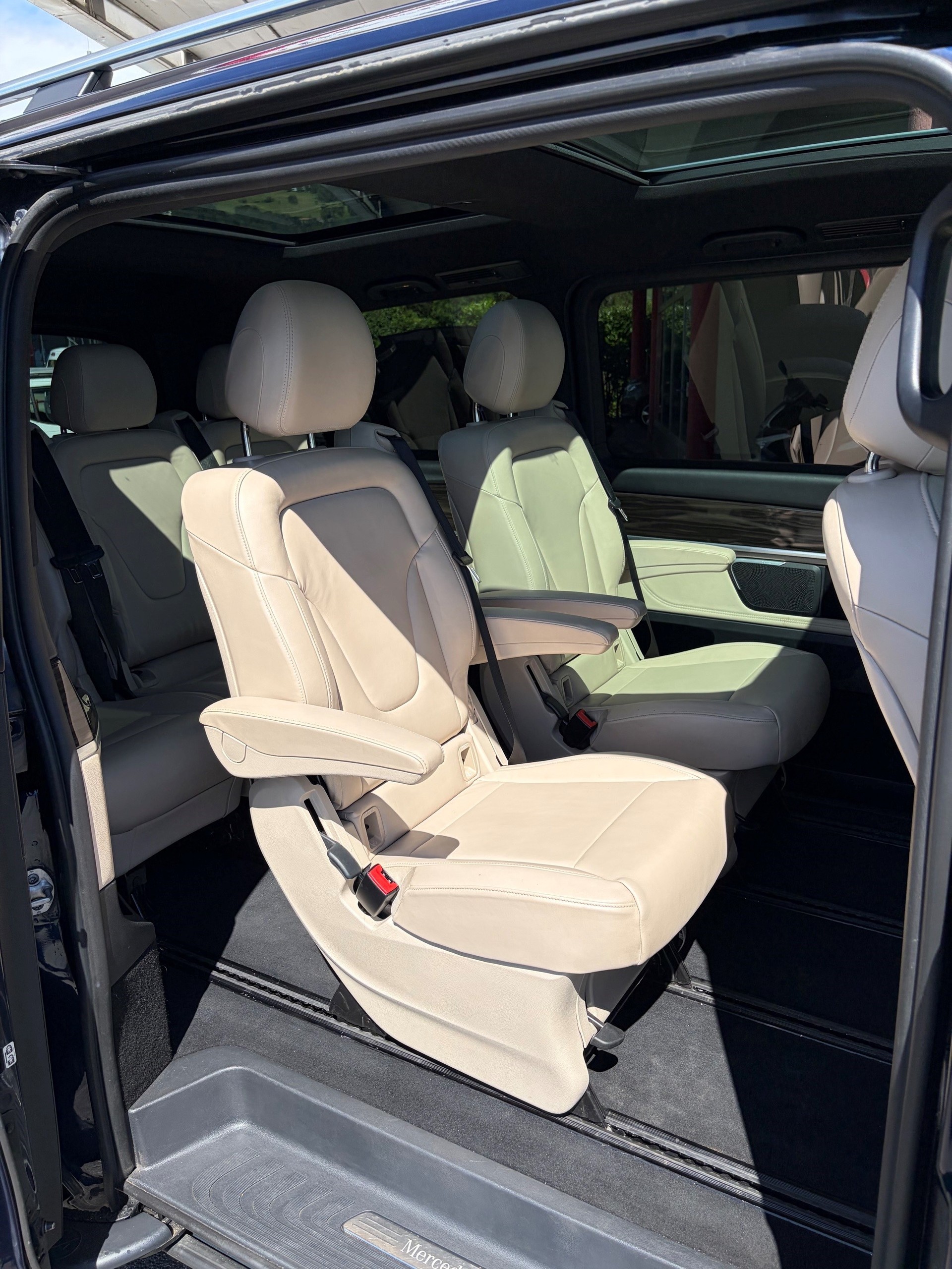 MERCEDES-BENZ V 250 d Swiss Edition lang 4Matic 7G-Tronic-image-8