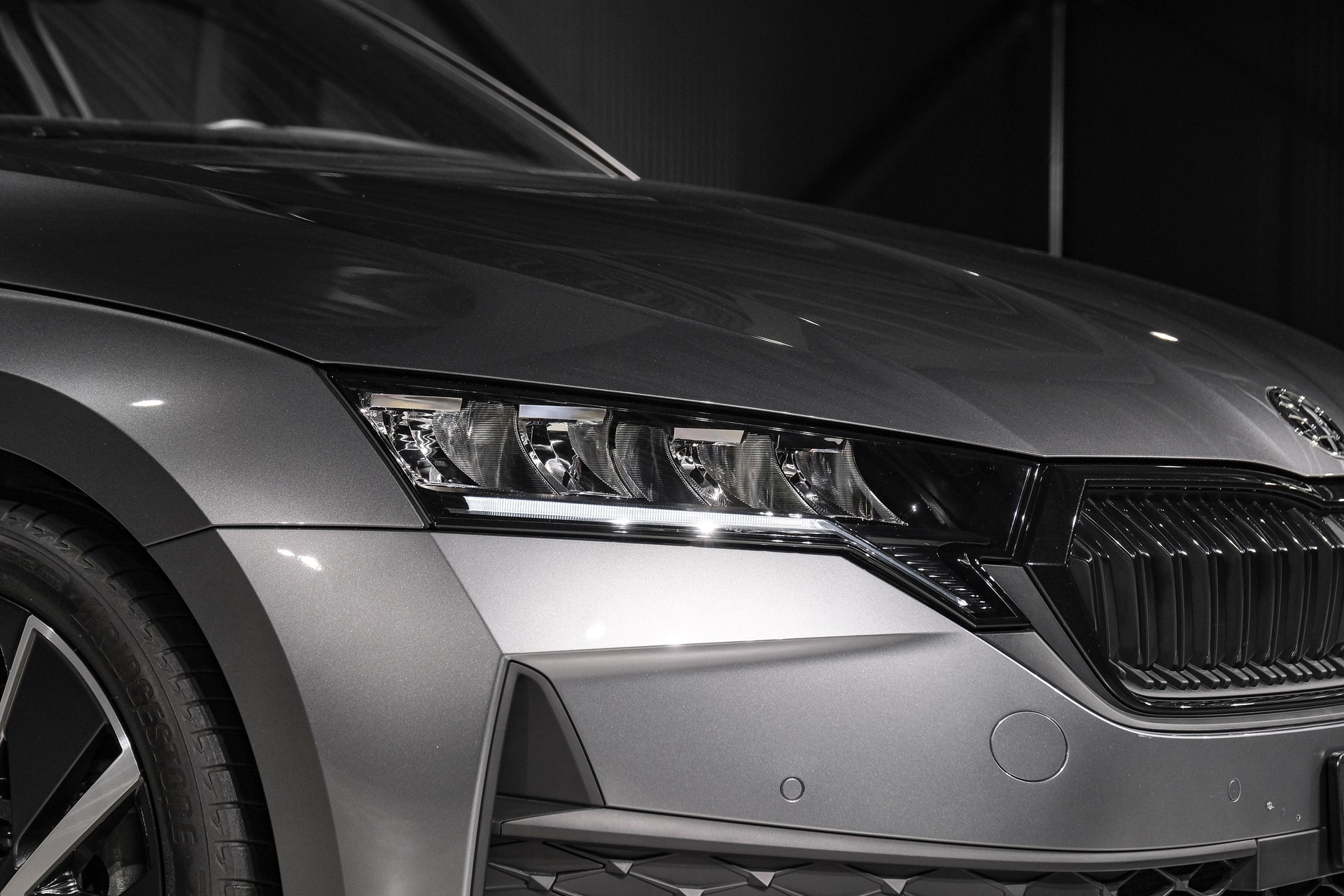 SKODA Octavia Limousine 1.5 TSI mHEV DSG SportLine-image-24