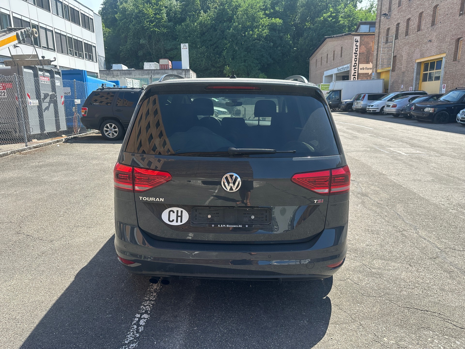 VW Touran 1.4 TSI BlueMotion Technology Family-image-4