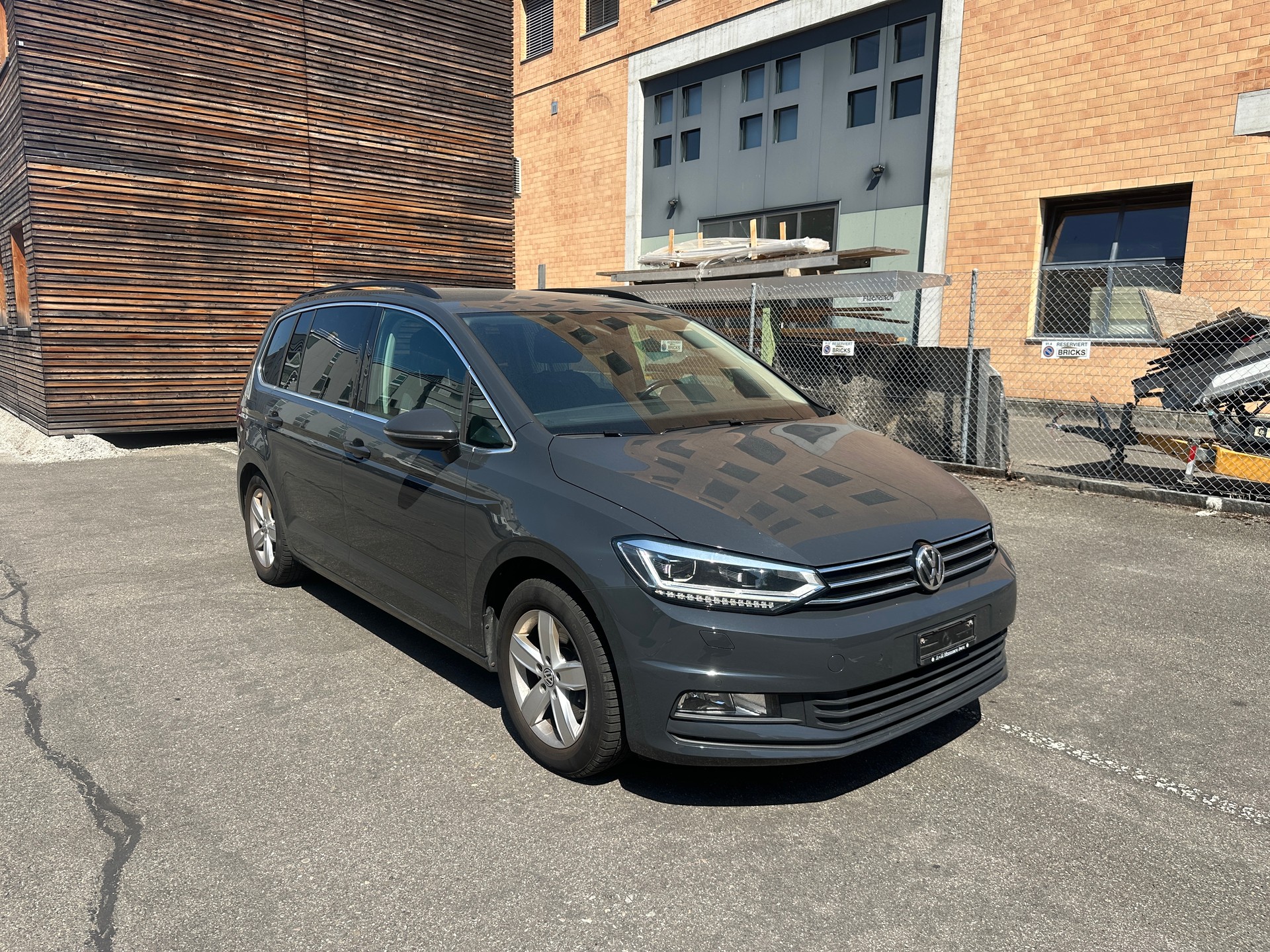 VW Touran 1.4 TSI BlueMotion Technology Family-image-7