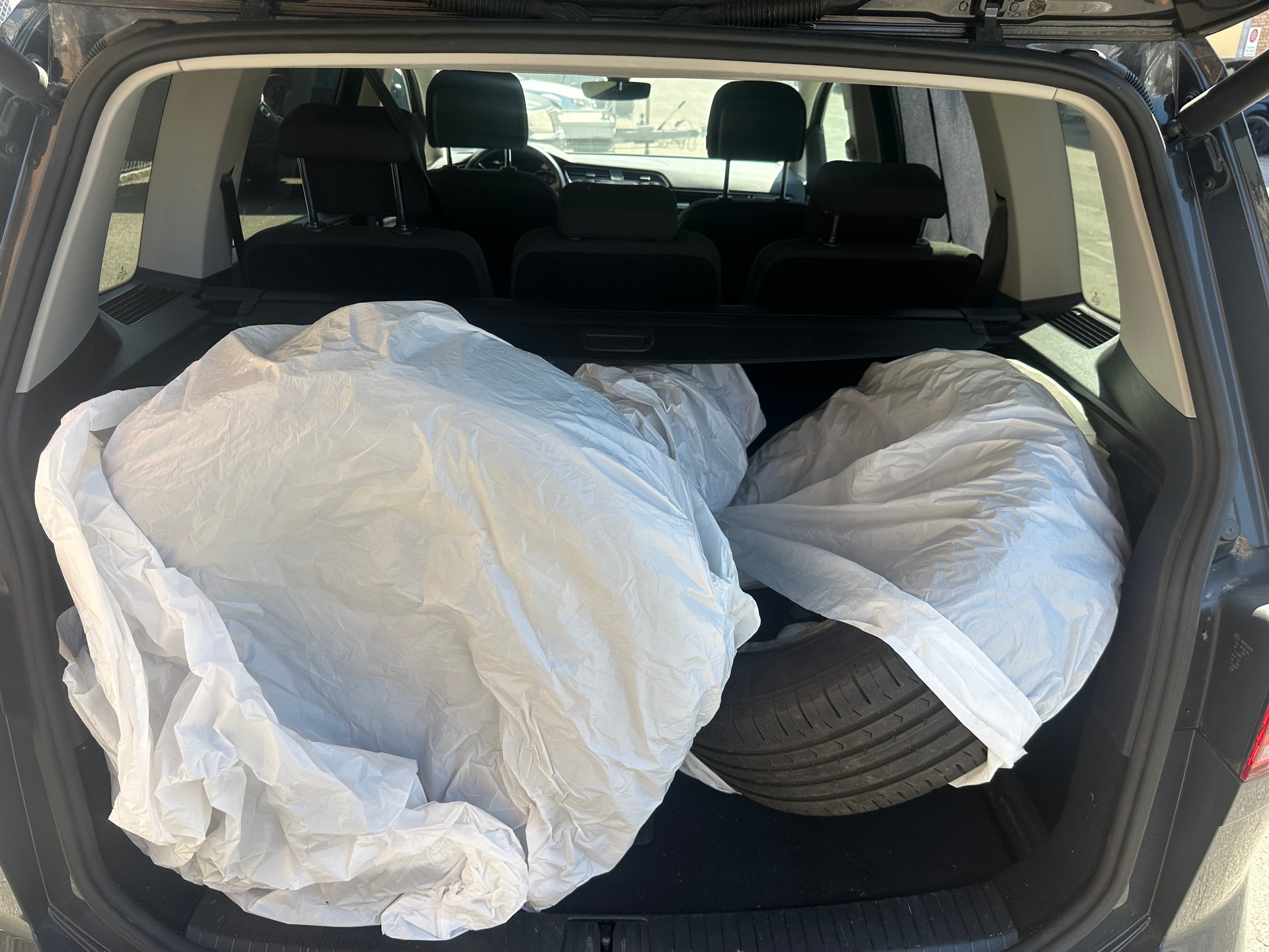 VW Touran 1.4 TSI BlueMotion Technology Family-image-13